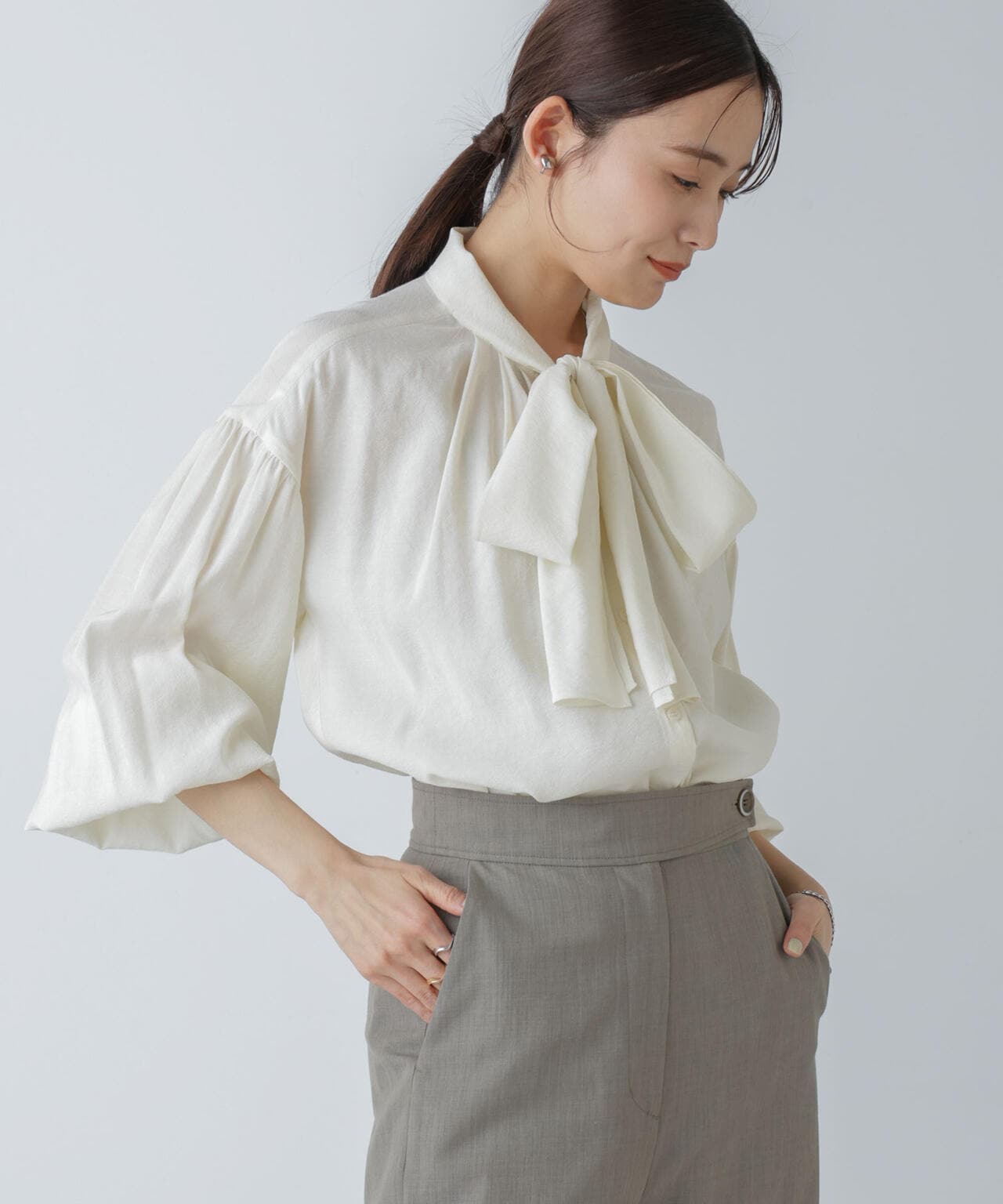 「星玲奈×NANO universe」ジョーゼットボータイブラウス 6694120316