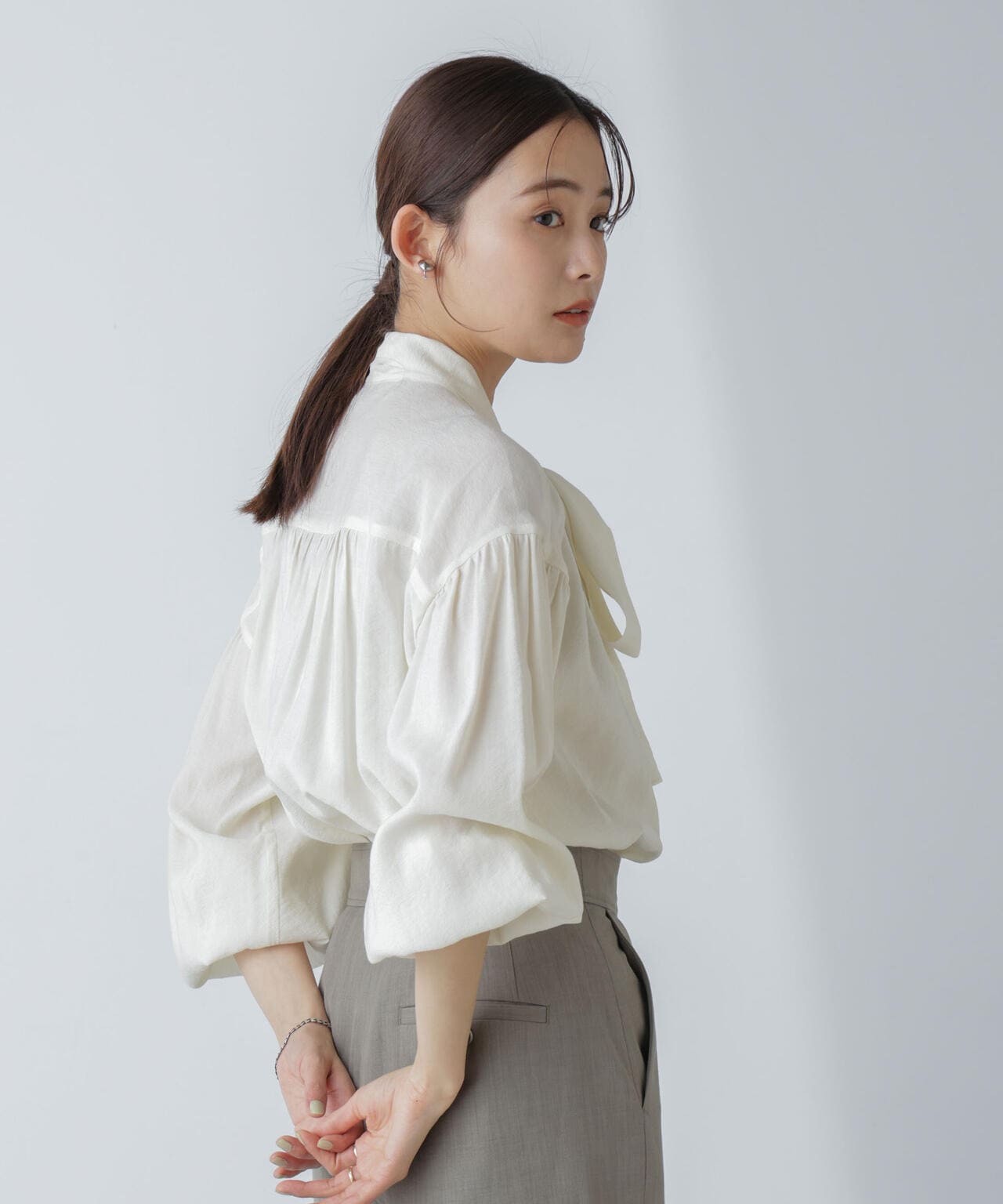 「星玲奈×NANO universe」ジョーゼットボータイブラウス 6694120316