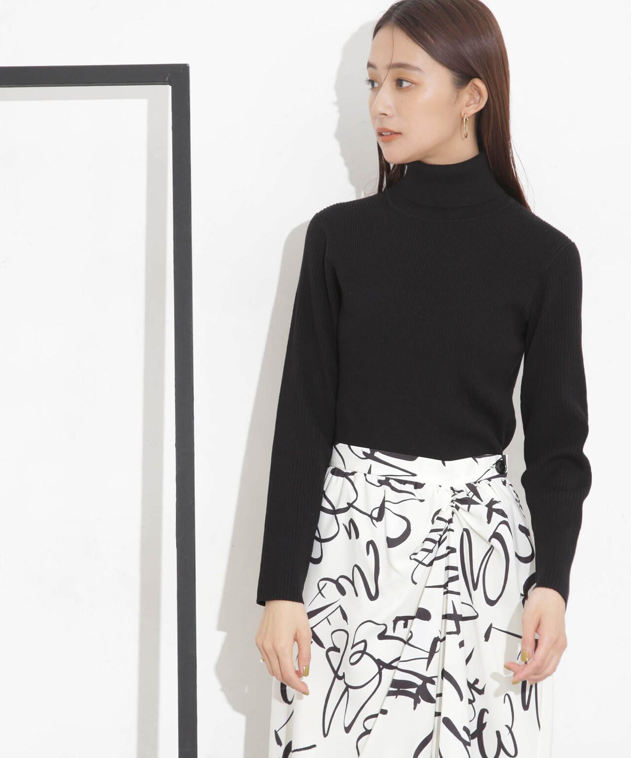 椿オイル加工リブタートルニット 6694122300