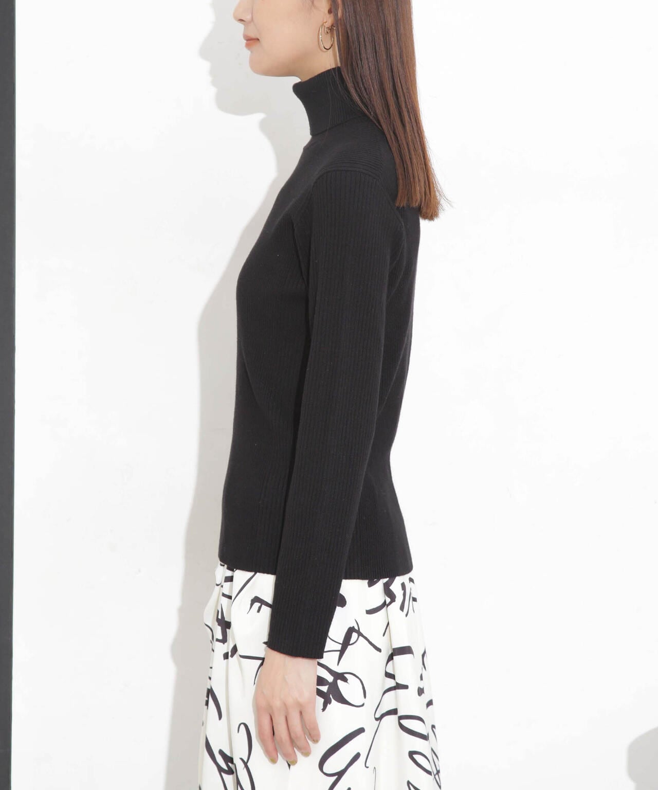 椿オイル加工リブタートルニット 6694122300