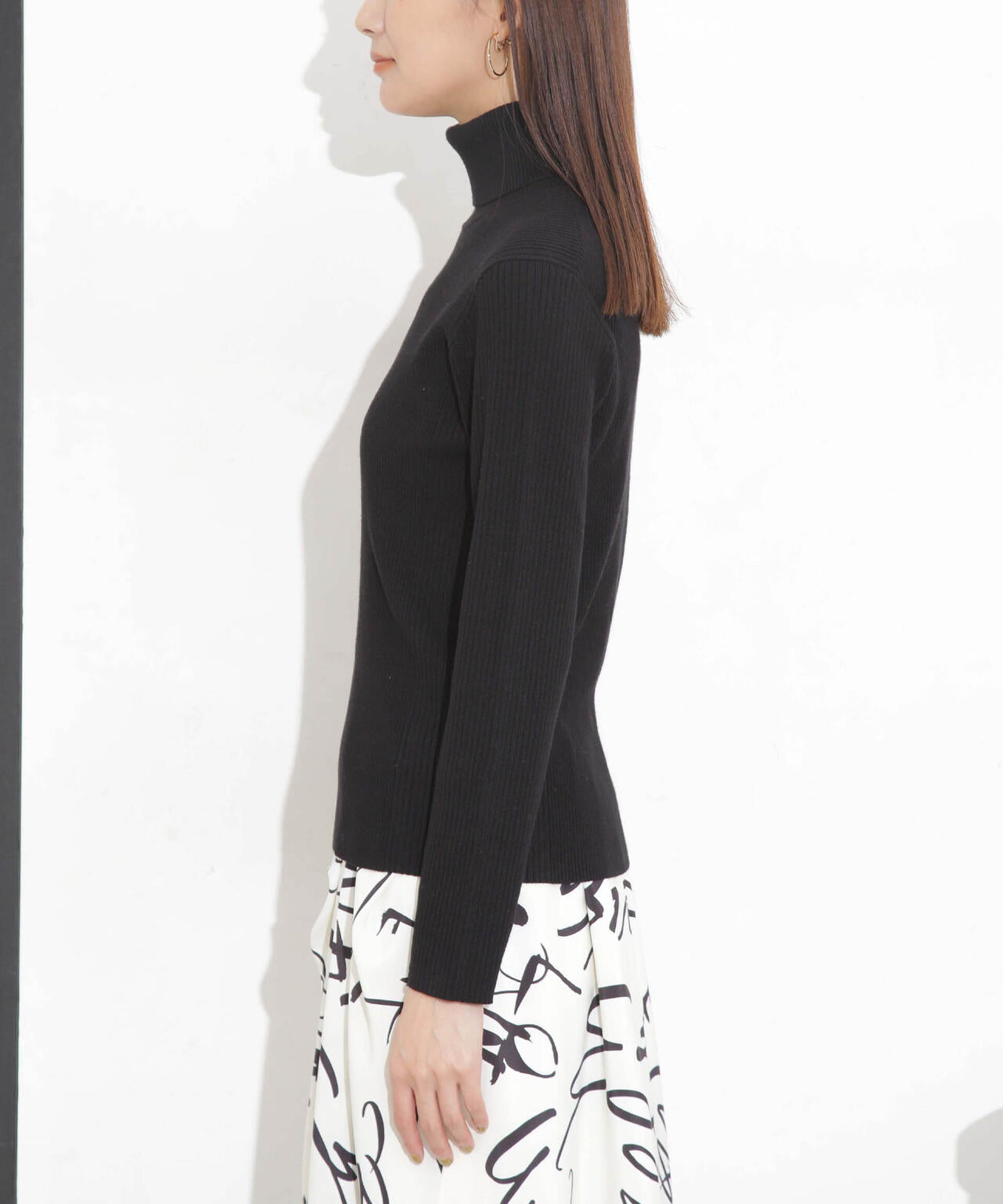 椿オイル加工リブタートルニット 6694122300