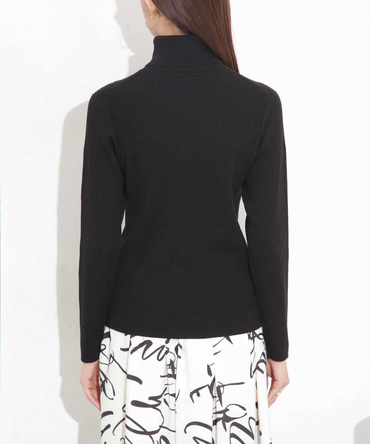 椿オイル加工リブタートルニット 6694122300