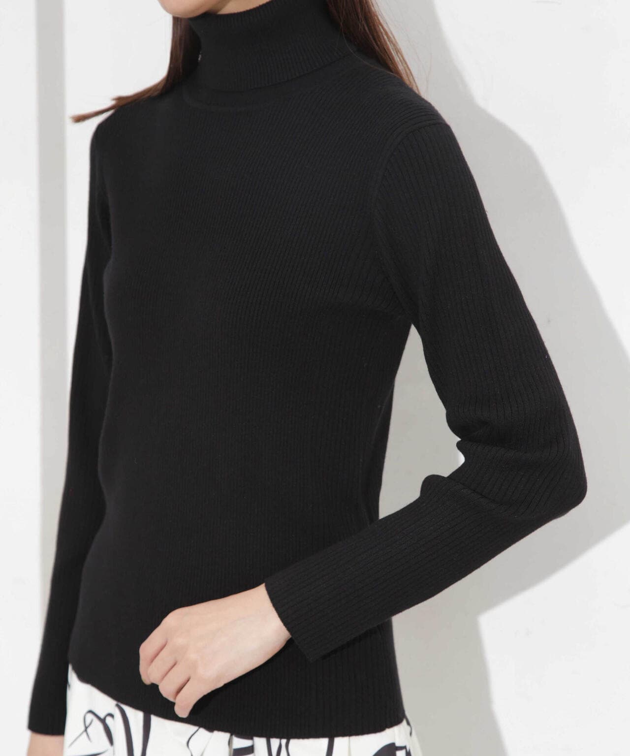 椿オイル加工リブタートルニット 6694122300