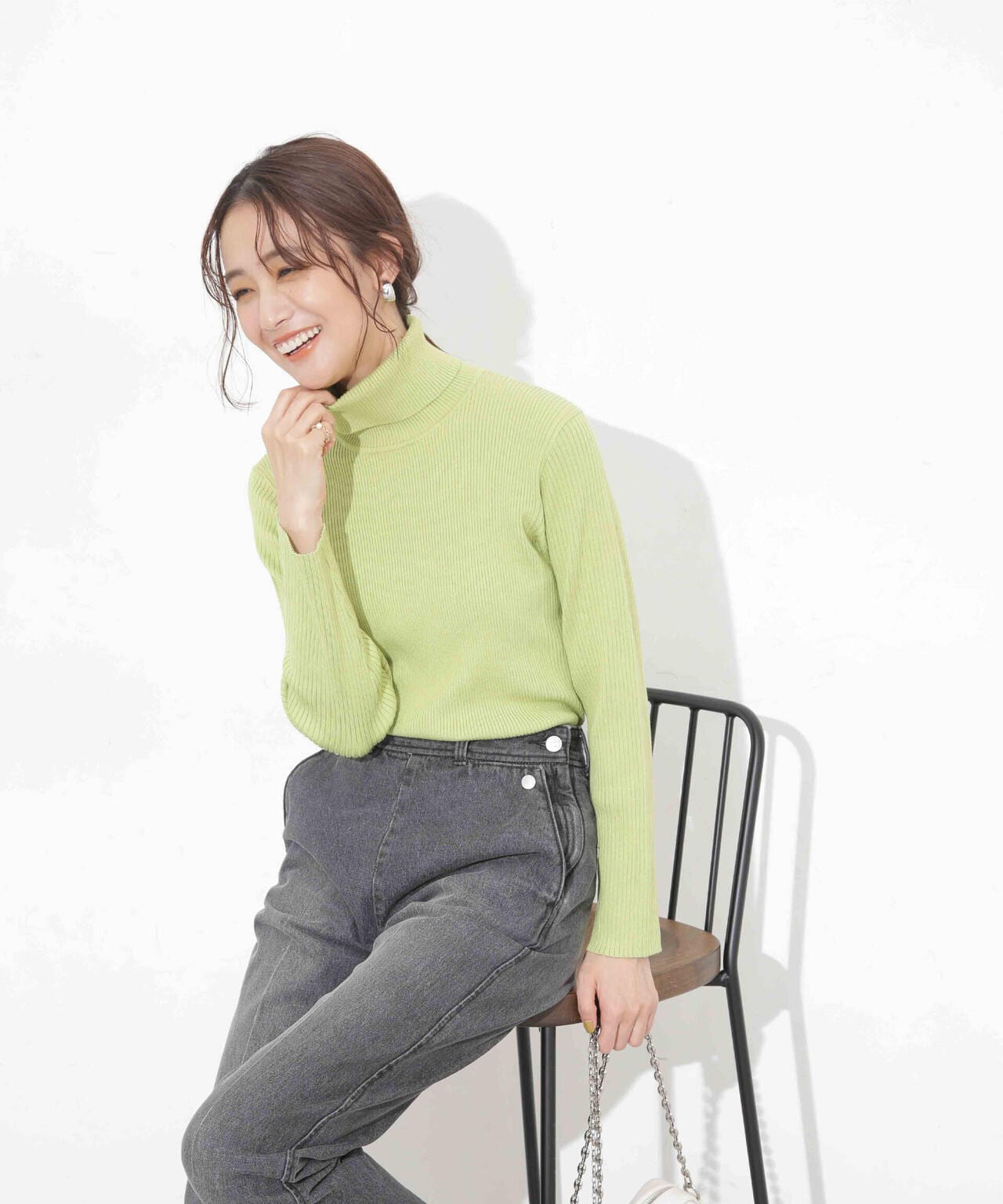 椿オイル加工リブタートルニット 6694122300