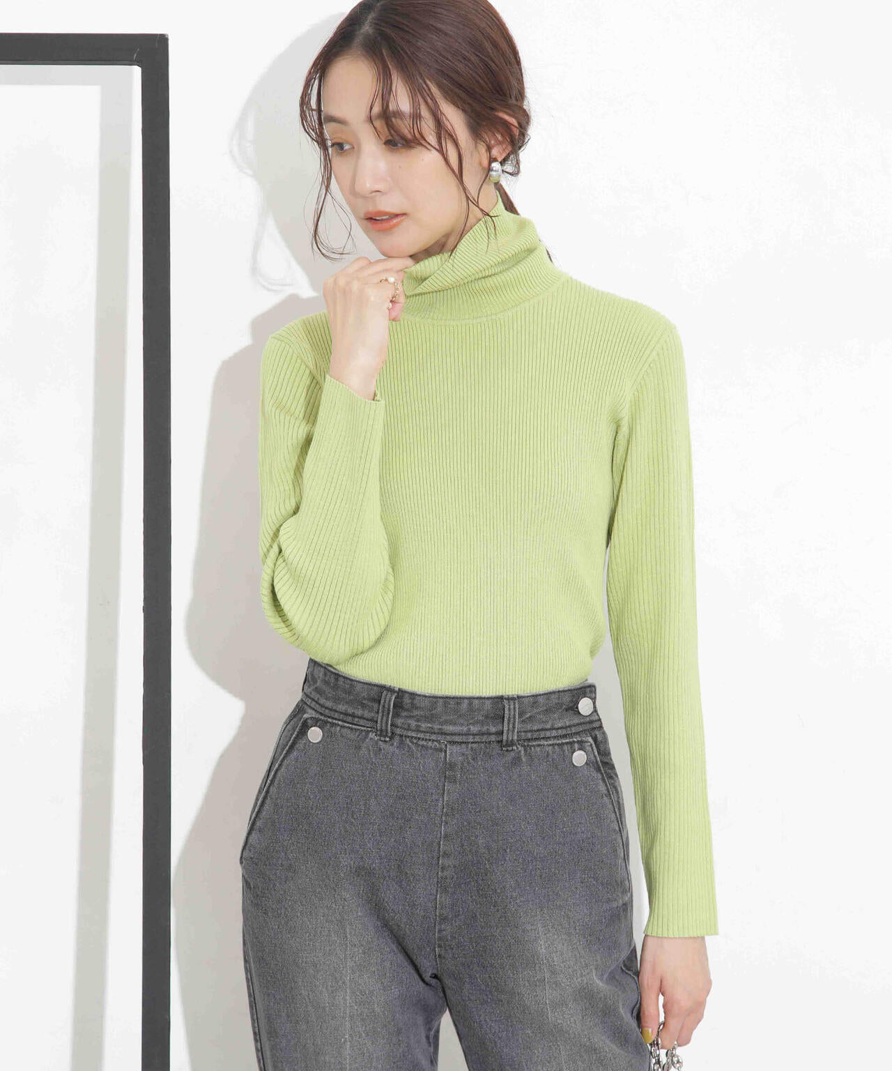 椿オイル加工リブタートルニット 6694122300