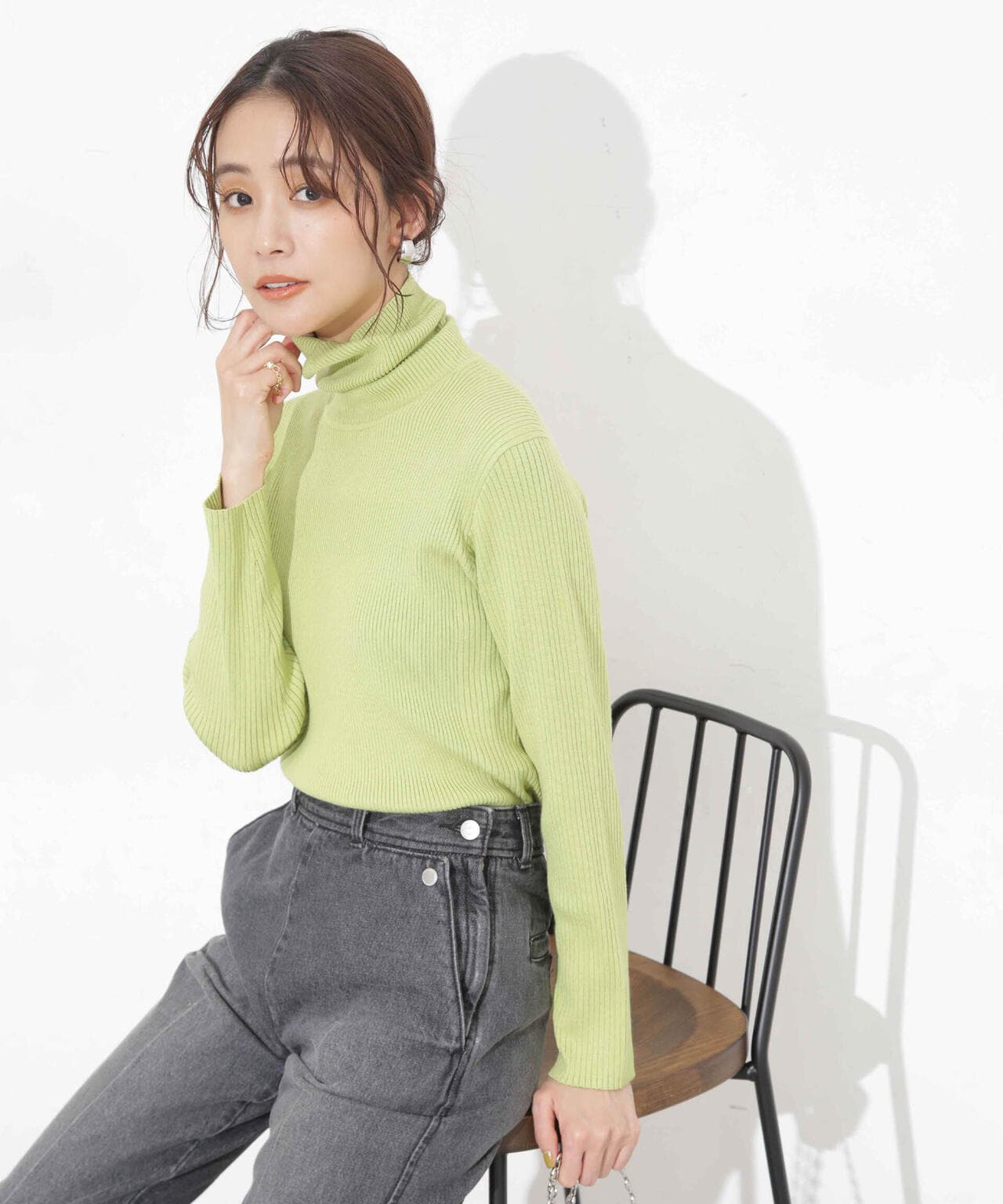 椿オイル加工リブタートルニット 6694122300