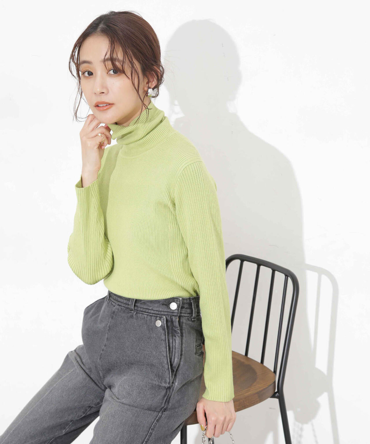 椿オイル加工リブタートルニット 6694122300