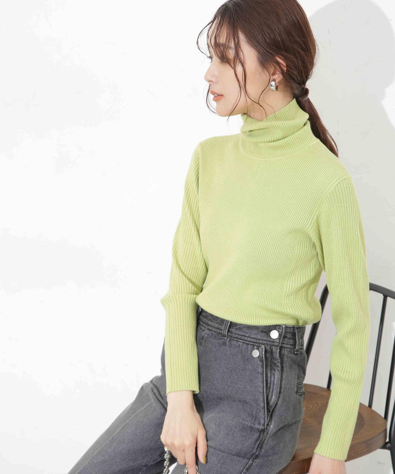 椿オイル加工リブタートルニット 6694122300