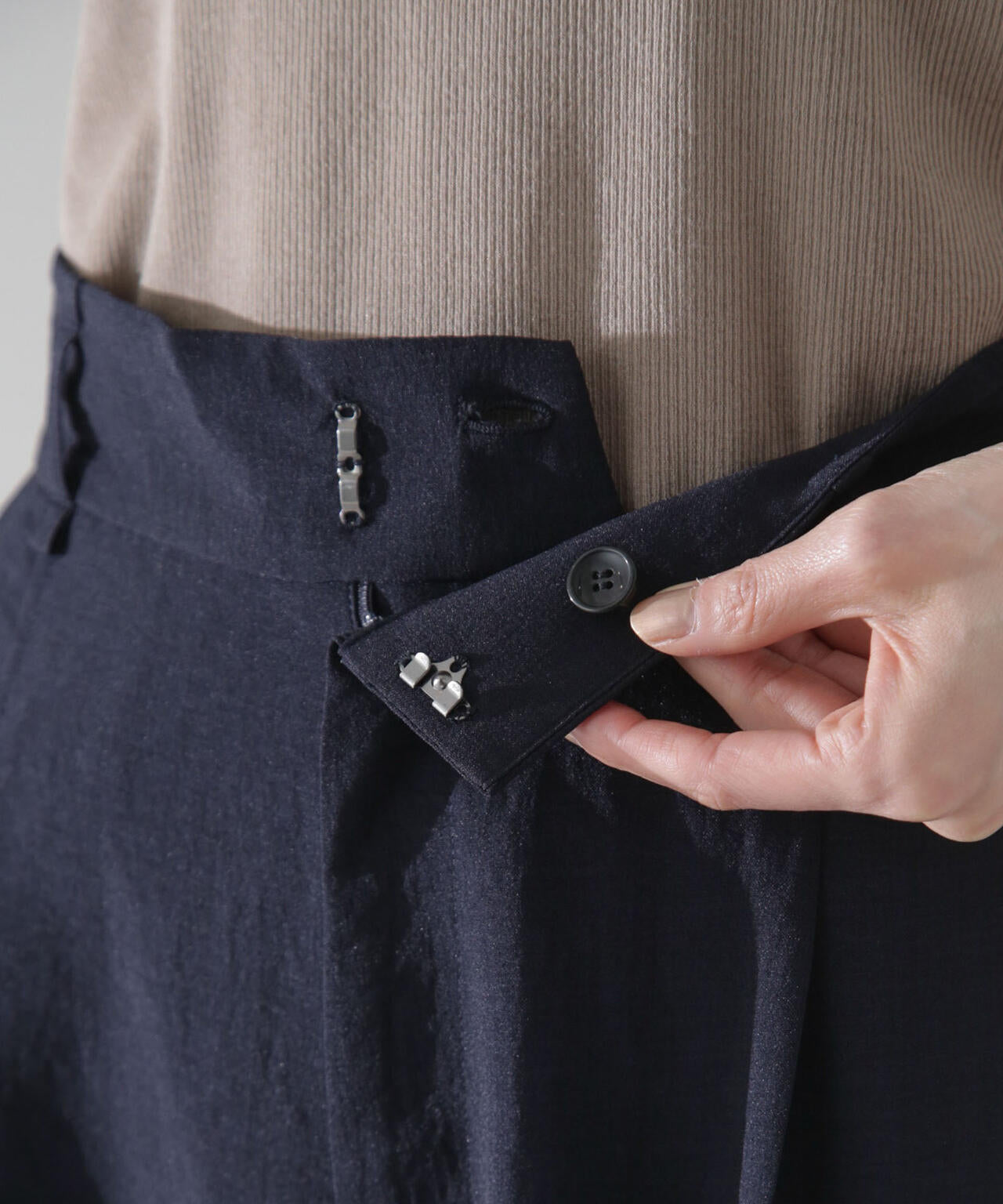 <洗濯機使用可><ノンアイロン>メランジドライ ベルト付きワイドパンツ(セットアップ可) 6694127308