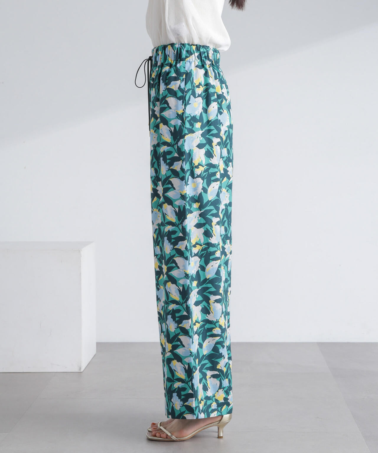 ボタニカルプリントイージーワイドパンツ 6694127312
