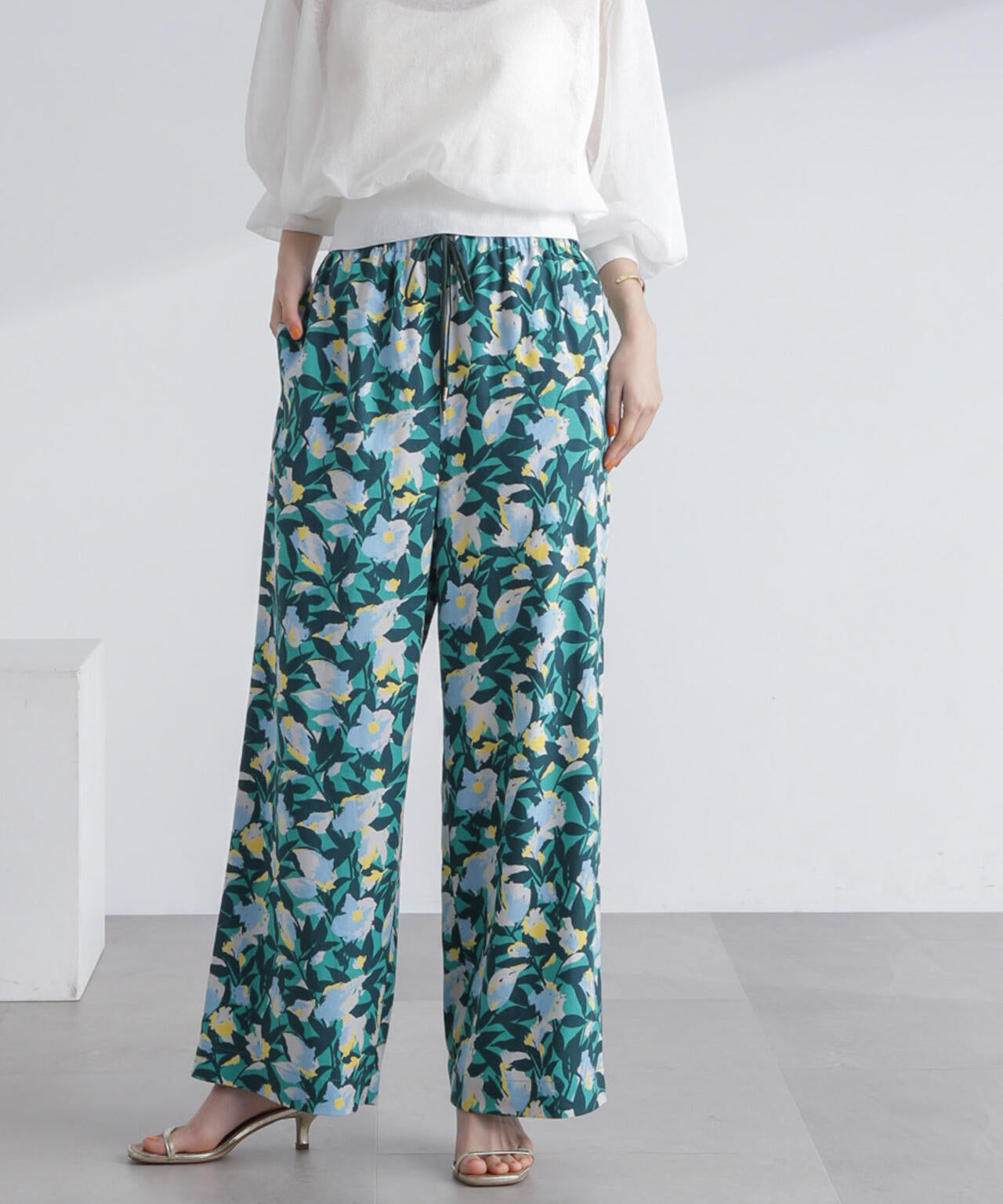ボタニカルプリントイージーワイドパンツ 6694127312