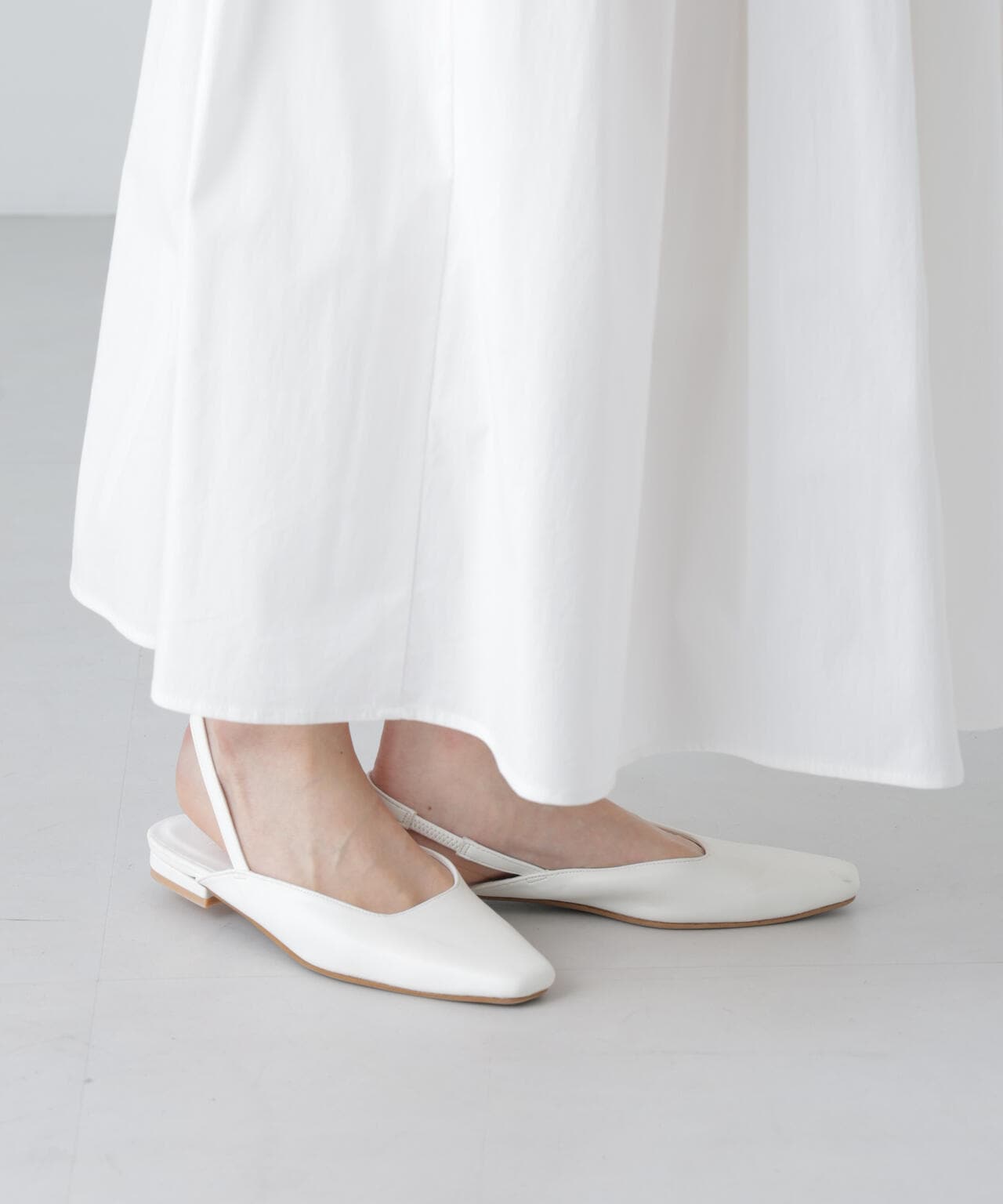 バックストラップスクエアトゥサンダル 6694133302