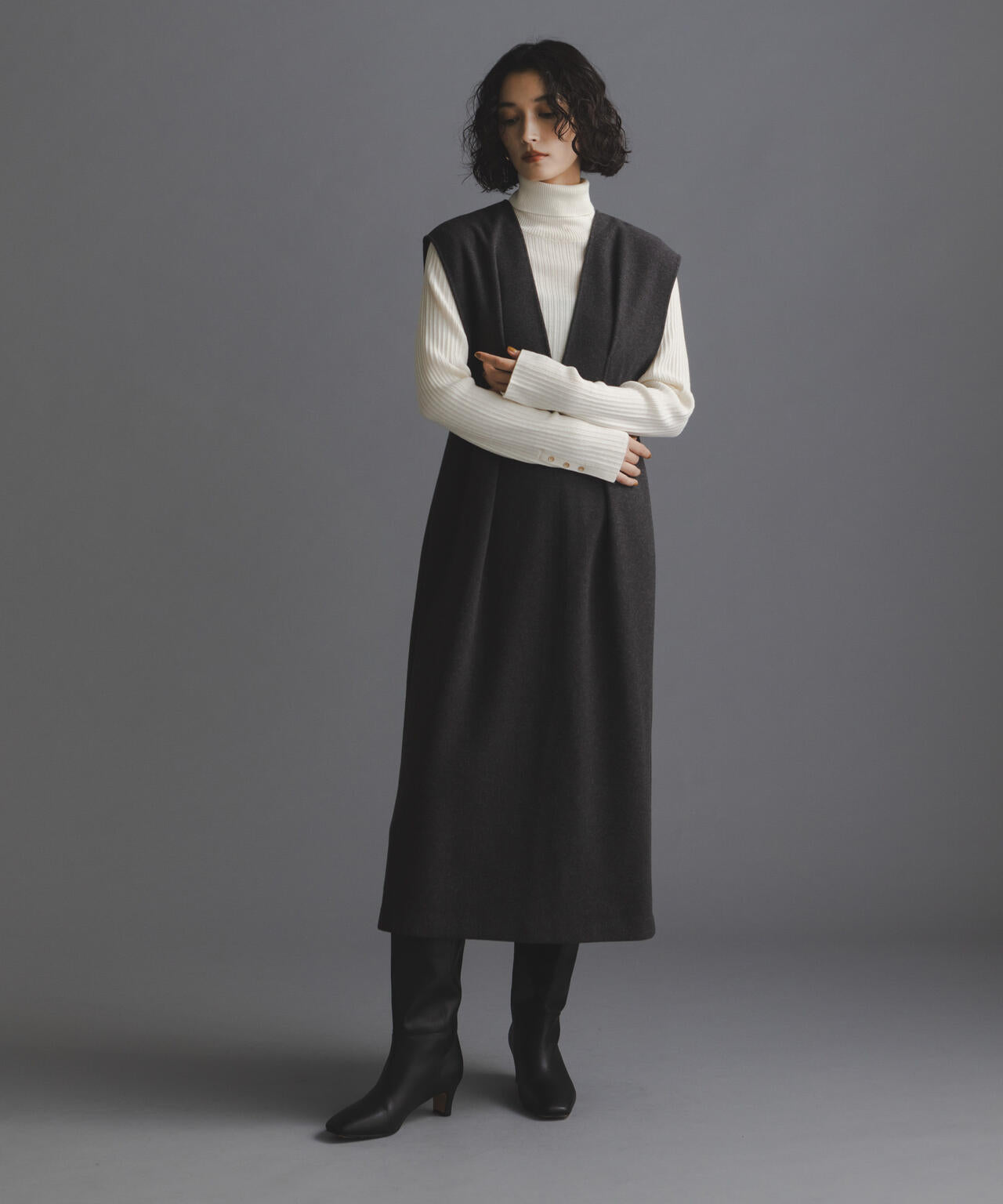 ニードルジャージーVネックタックワンピース 6694219333