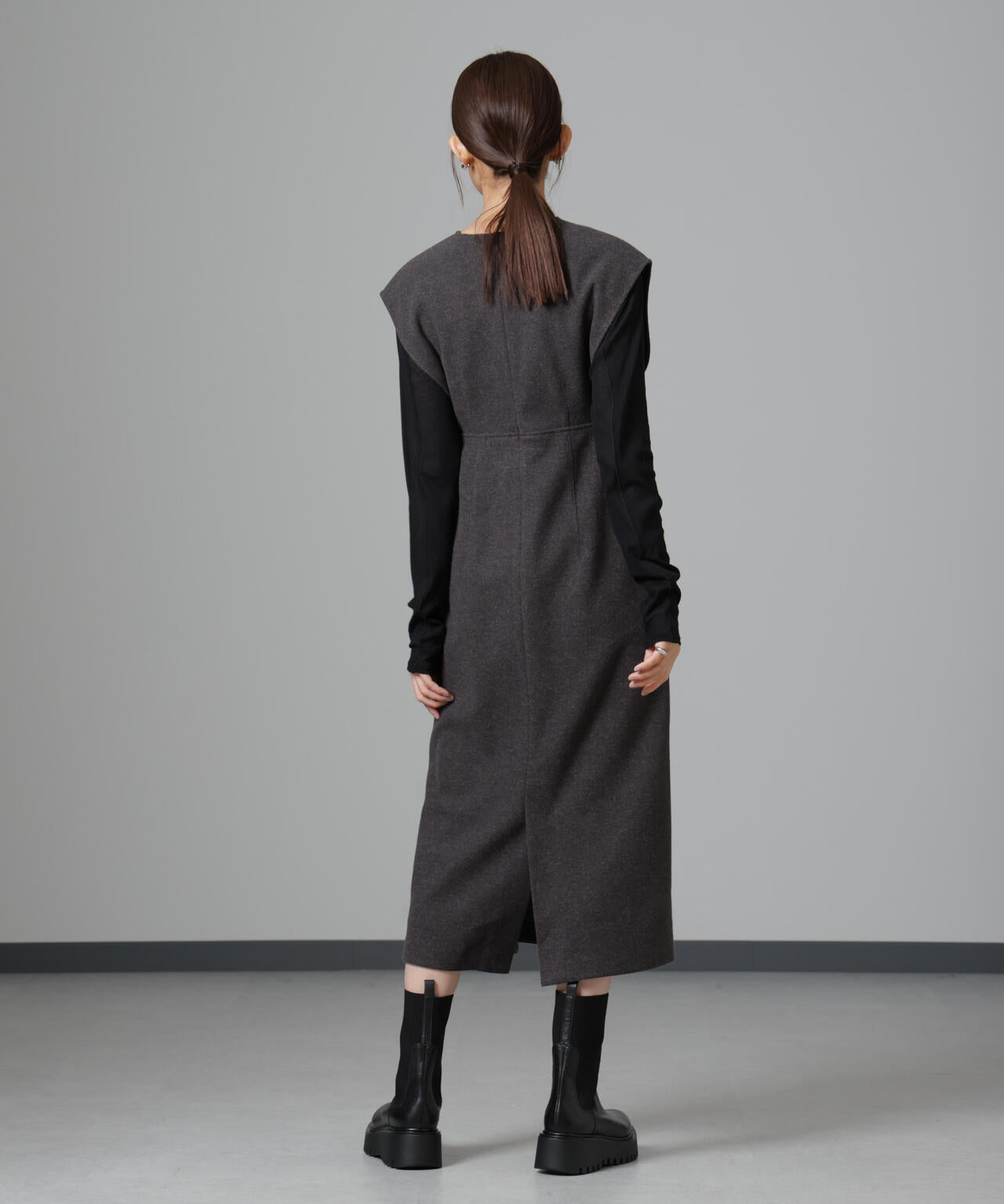 ニードルジャージーVネックタックワンピース 6694219333