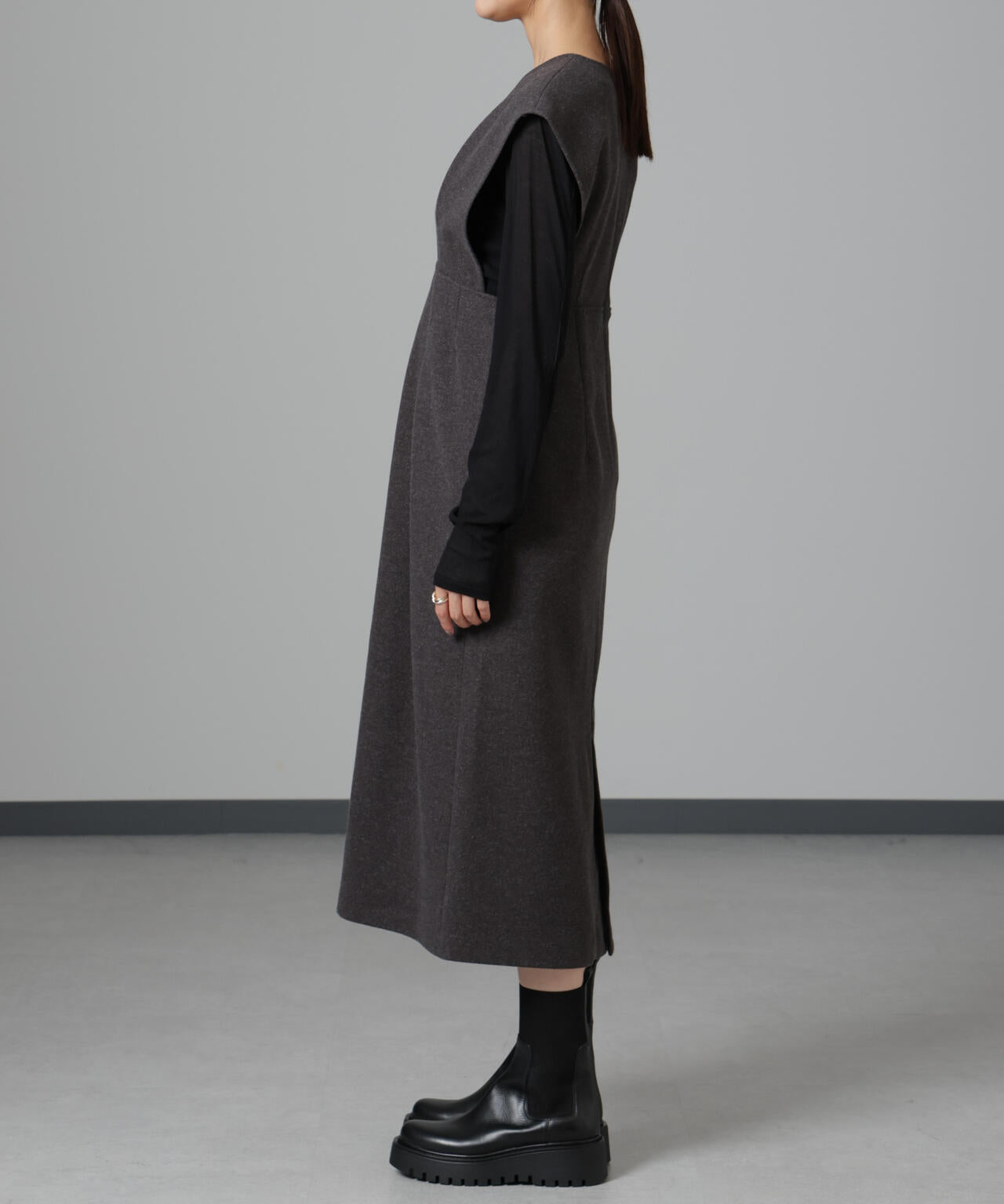 ニードルジャージーVネックタックワンピース 6694219333