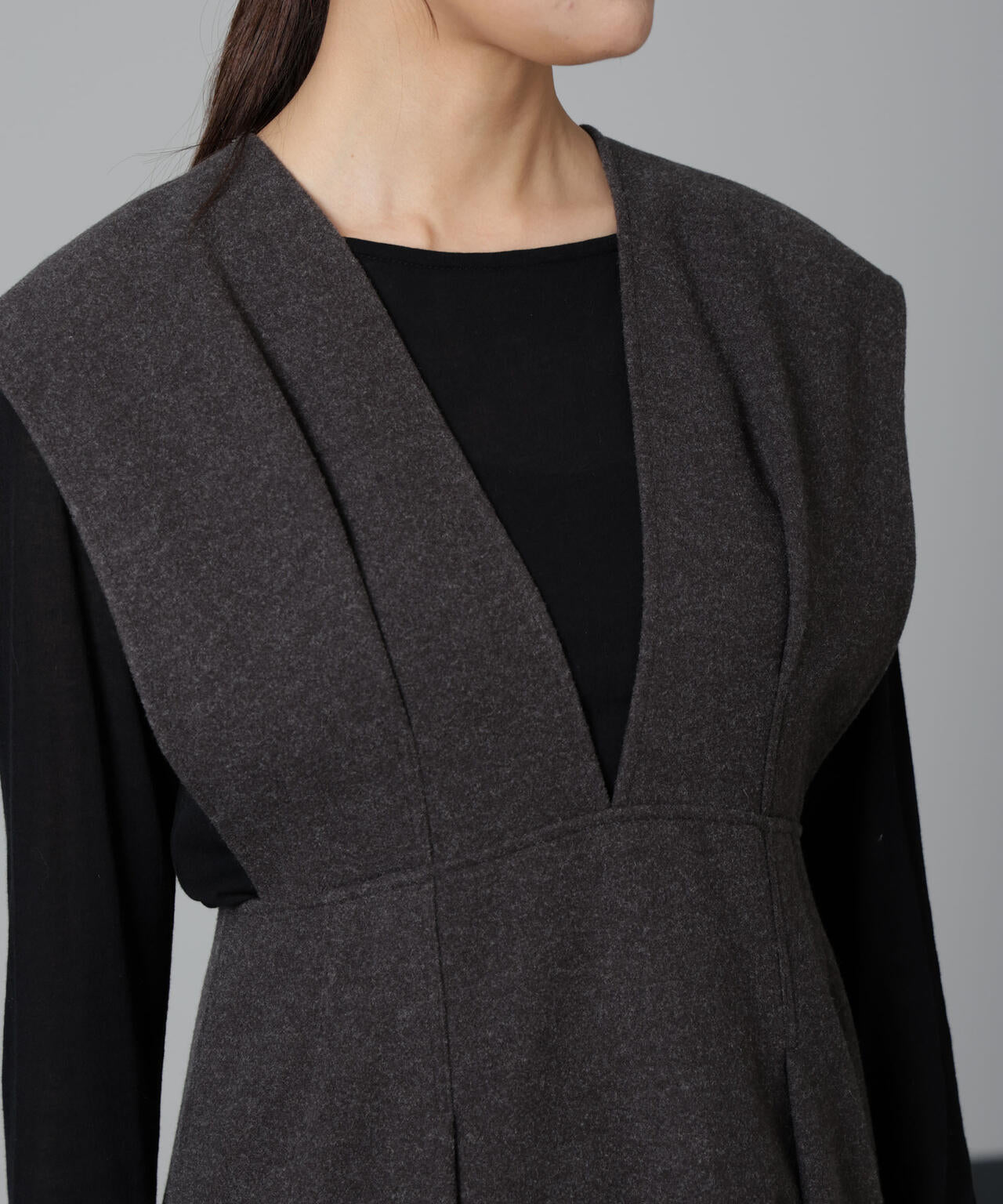 ニードルジャージーVネックタックワンピース 6694219333