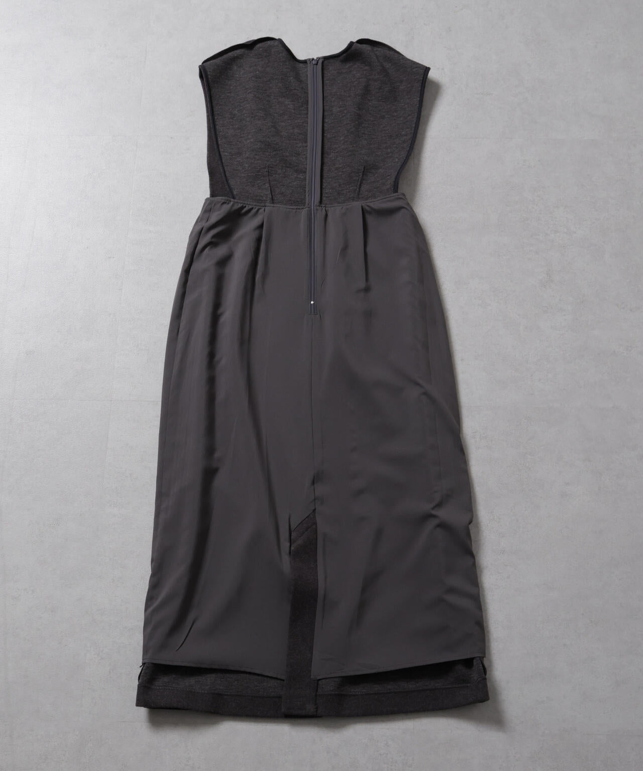 ニードルジャージーVネックタックワンピース 6694219333