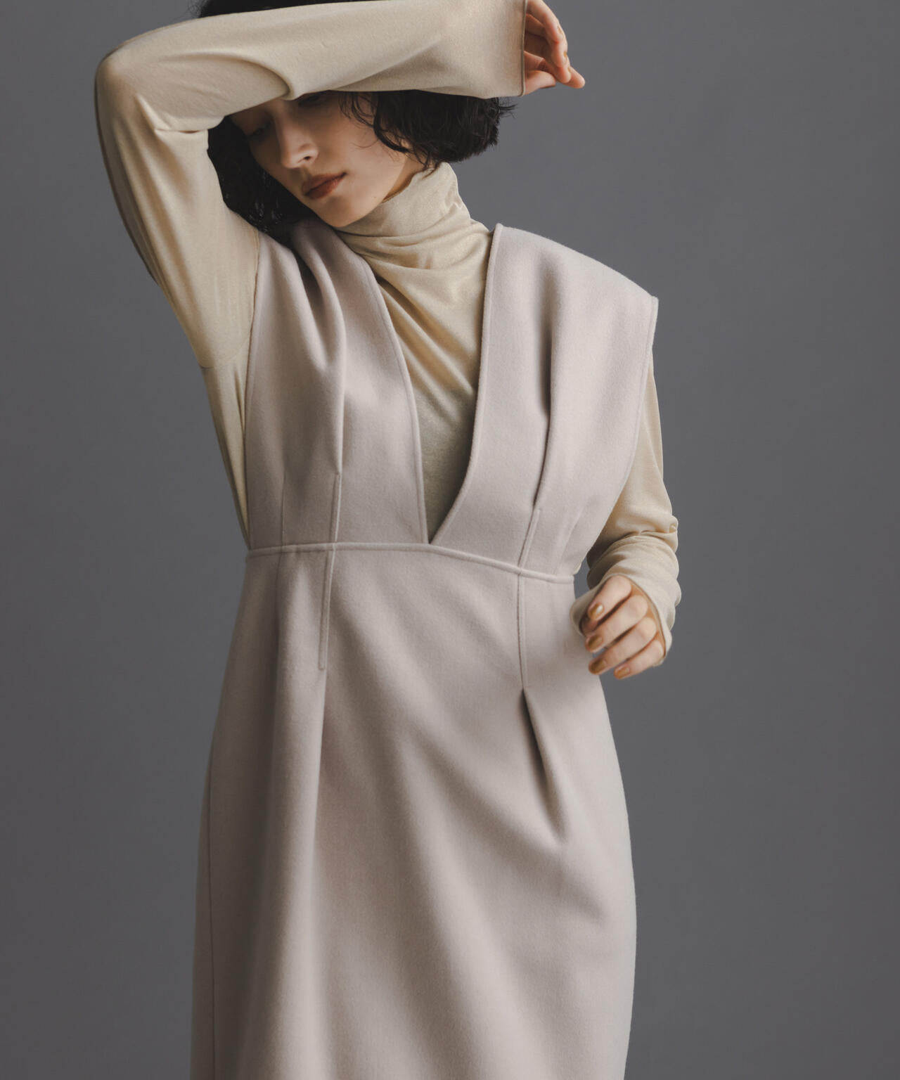 ニードルジャージーVネックタックワンピース 6694219333