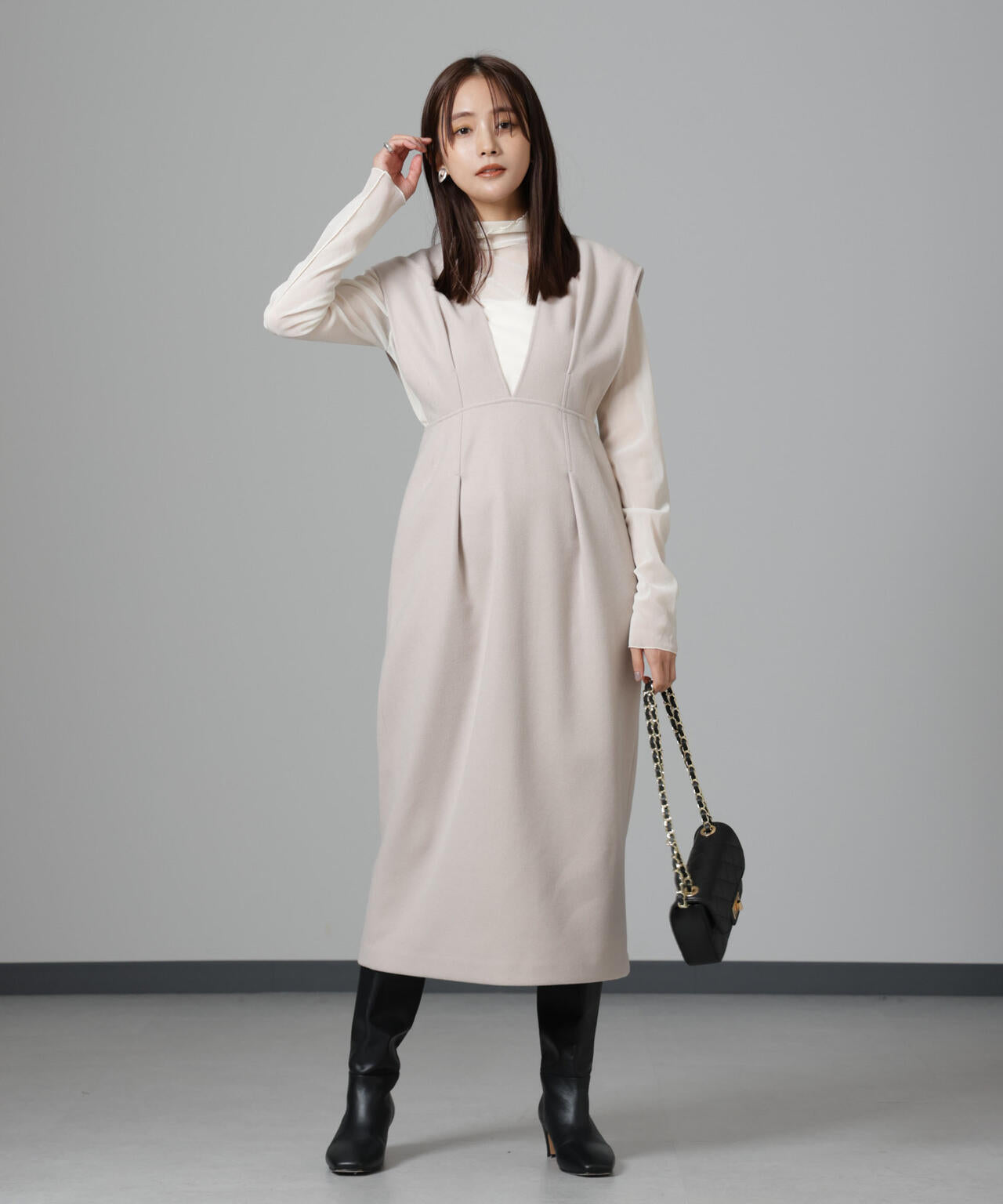 ニードルジャージーVネックタックワンピース 6694219333