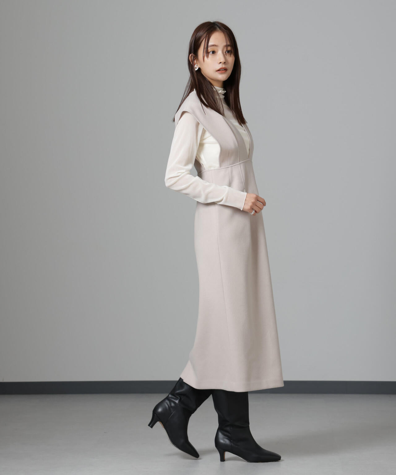 ニードルジャージーVネックタックワンピース 6694219333