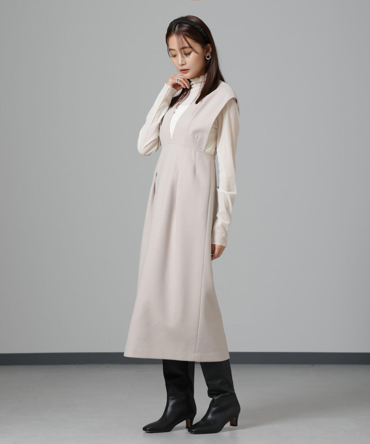 ニードルジャージーVネックタックワンピース 6694219333