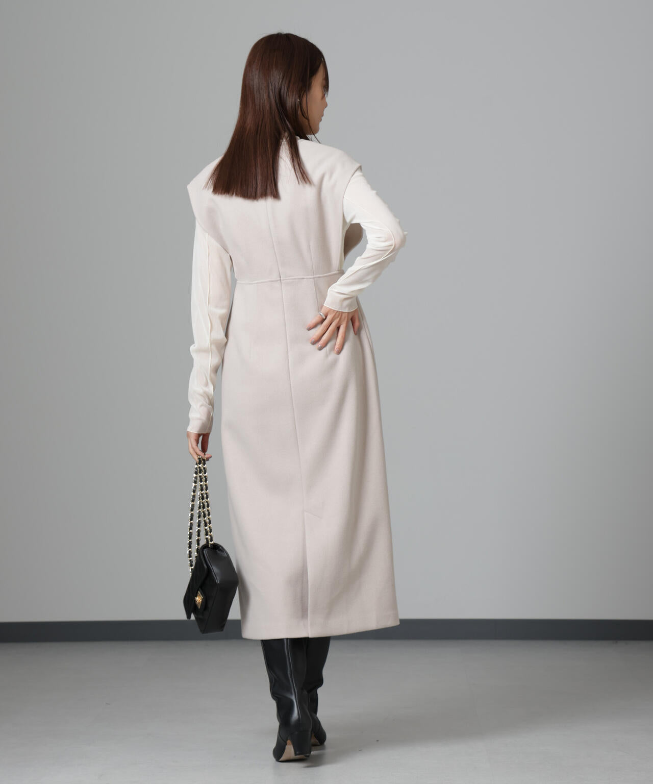 ニードルジャージーVネックタックワンピース 6694219333