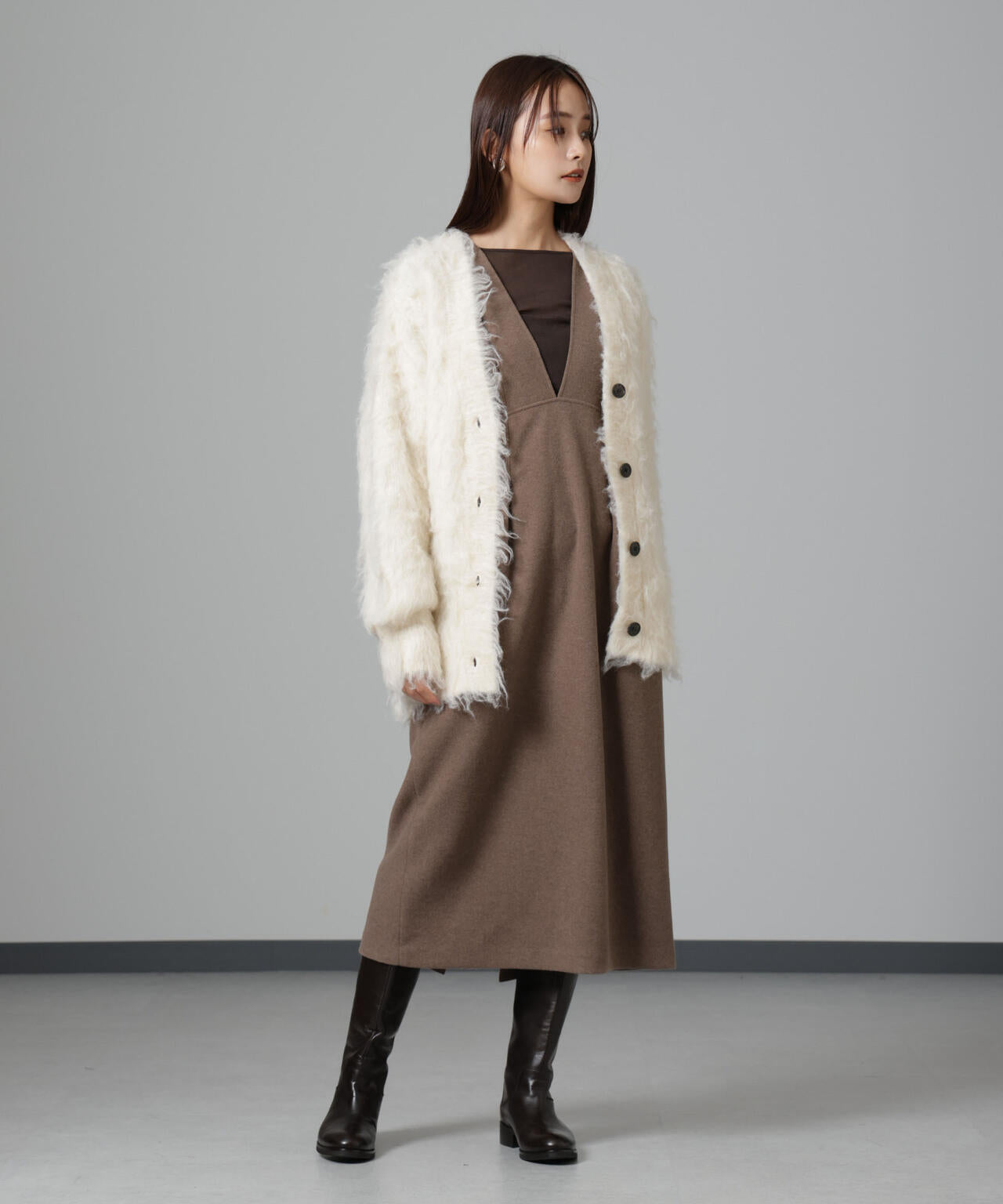 ニードルジャージーVネックタックワンピース 6694219333