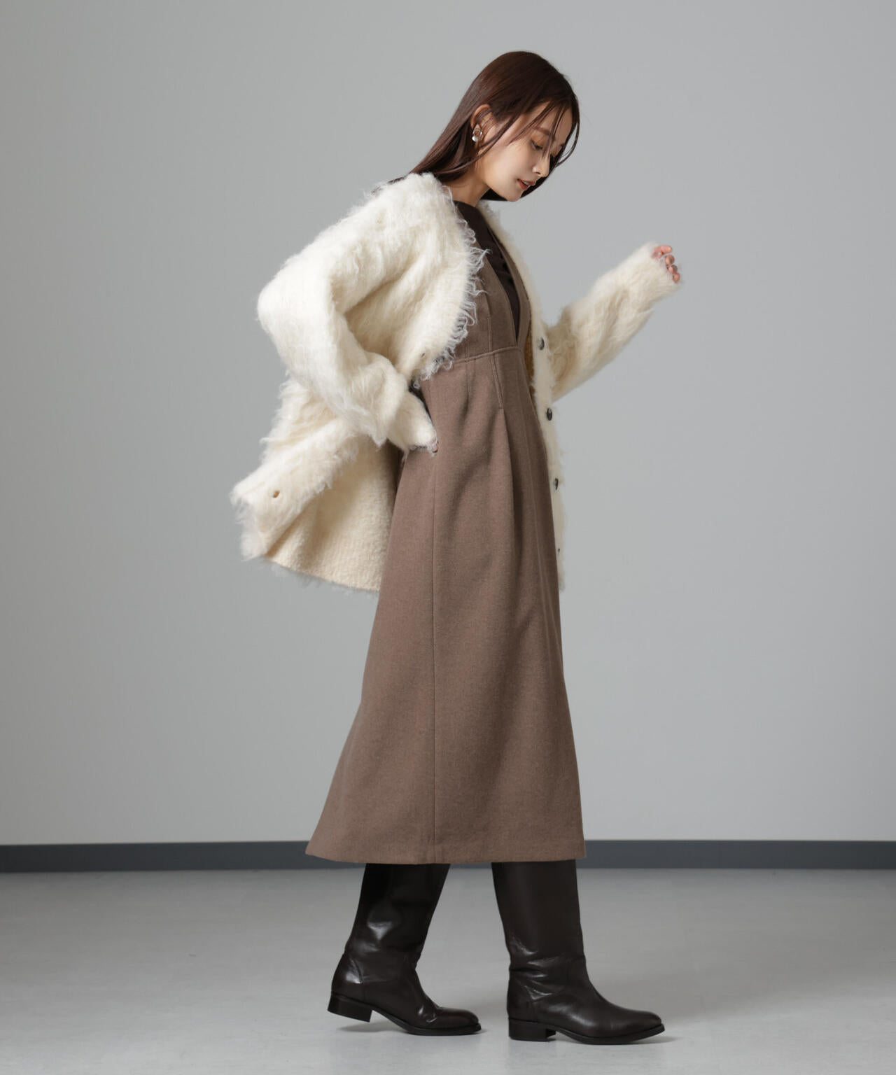 ニードルジャージーVネックタックワンピース 6694219333