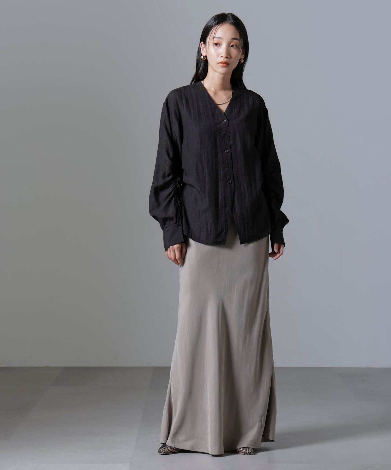 ギャザースリーブコンシャスブラウス 6694220324