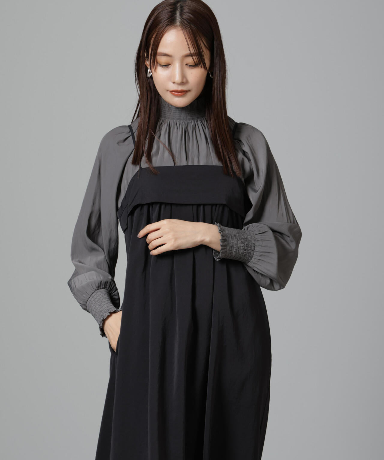 シャーリングネックボウタイブラウス 6694220325