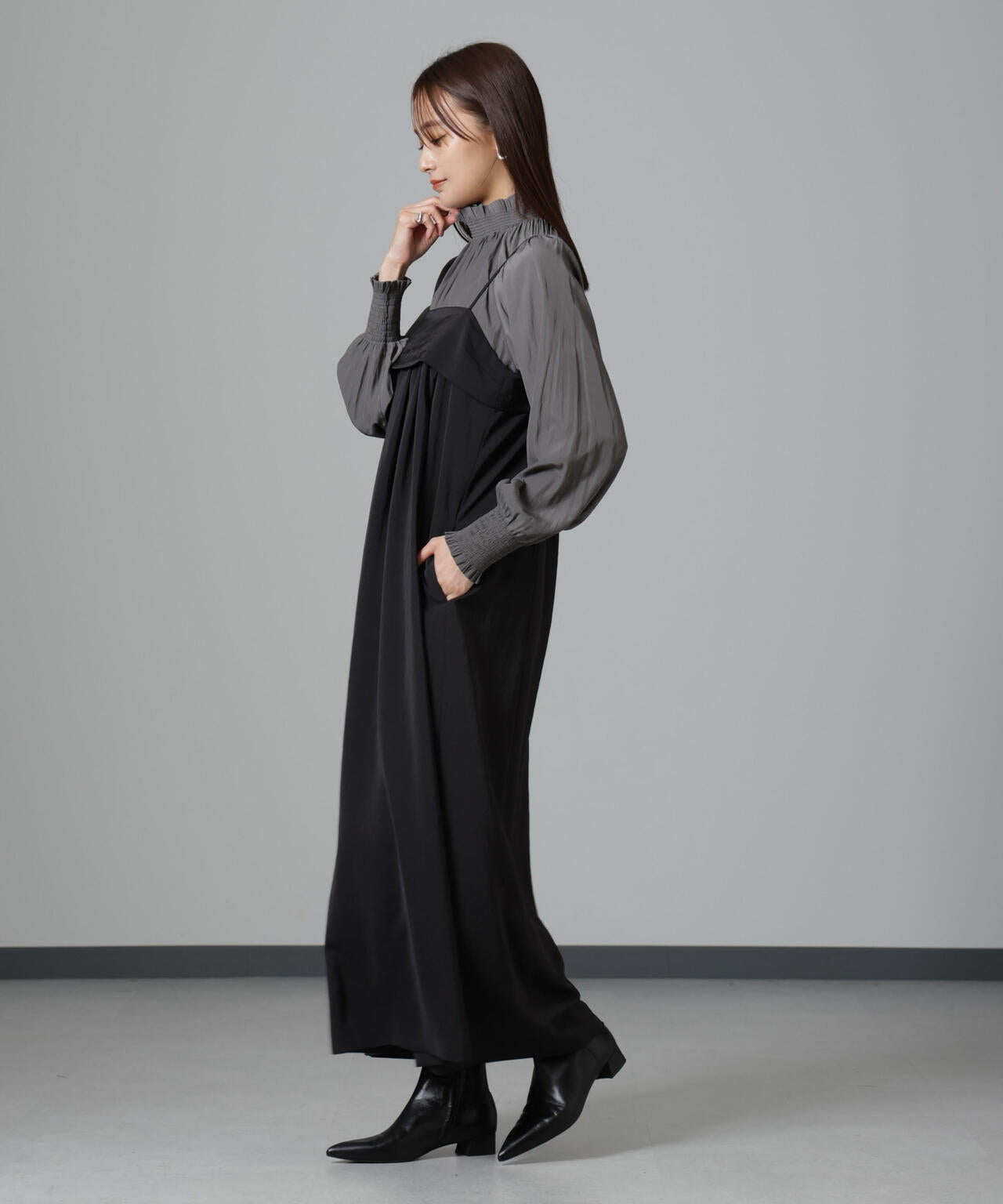 シャーリングネックボウタイブラウス 6694220325