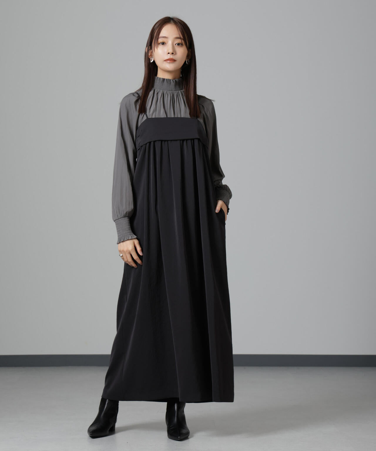 シャーリングネックボウタイブラウス 6694220325