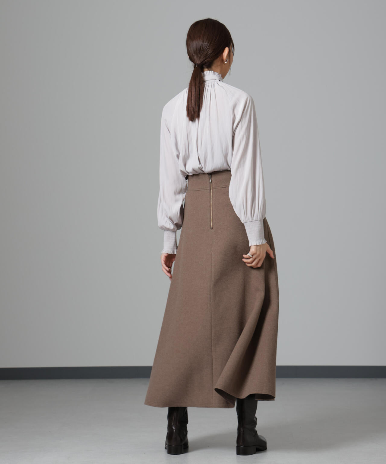 シャーリングネックボウタイブラウス 6694220325