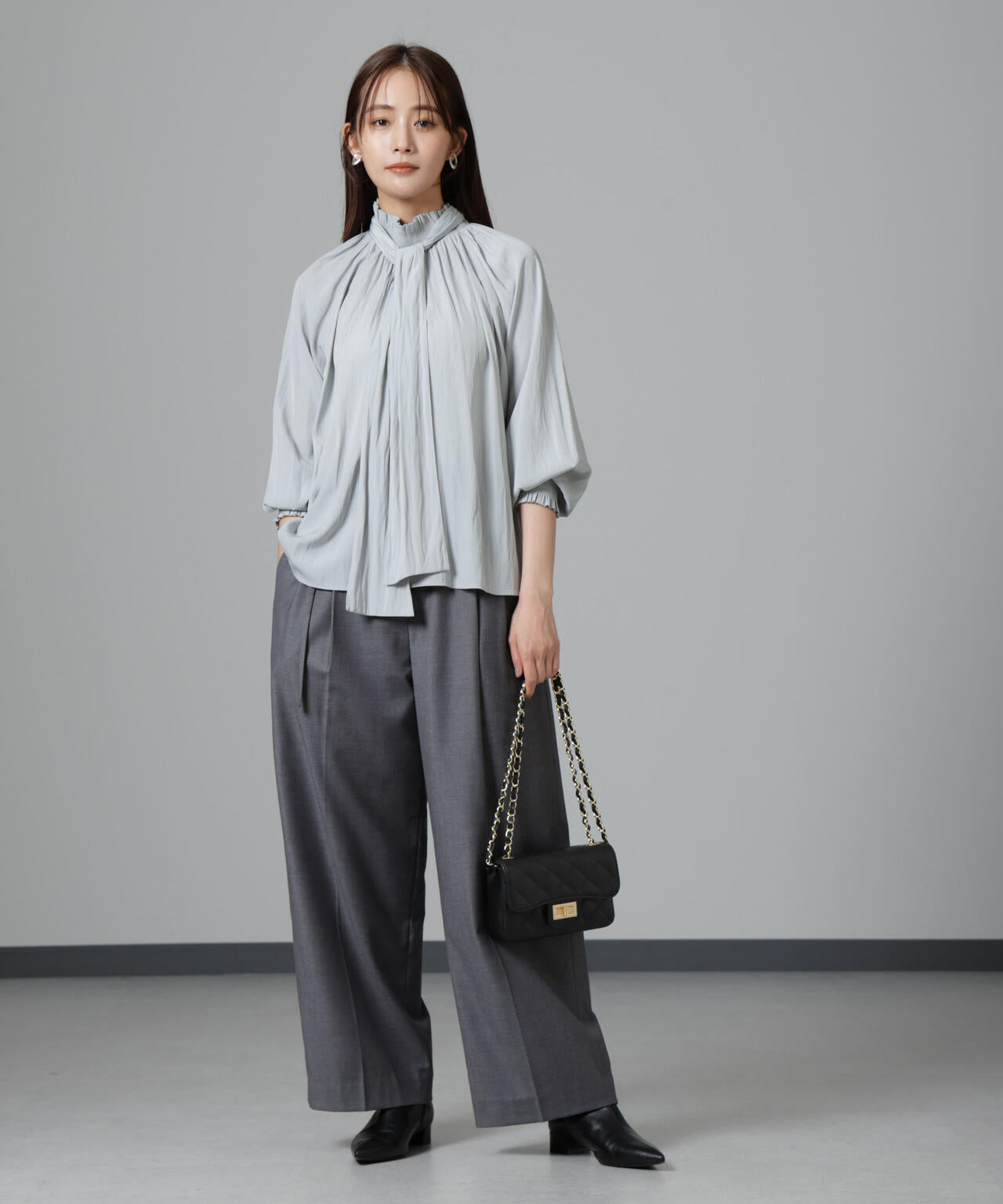 シャーリングネックボウタイブラウス 6694220325