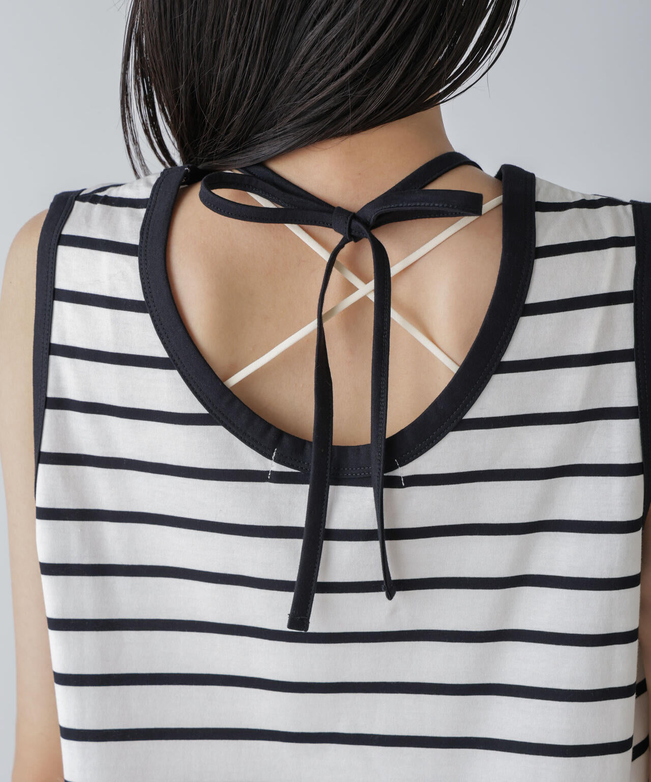 ホルターネックノースリーブプルオーバー 6694224309