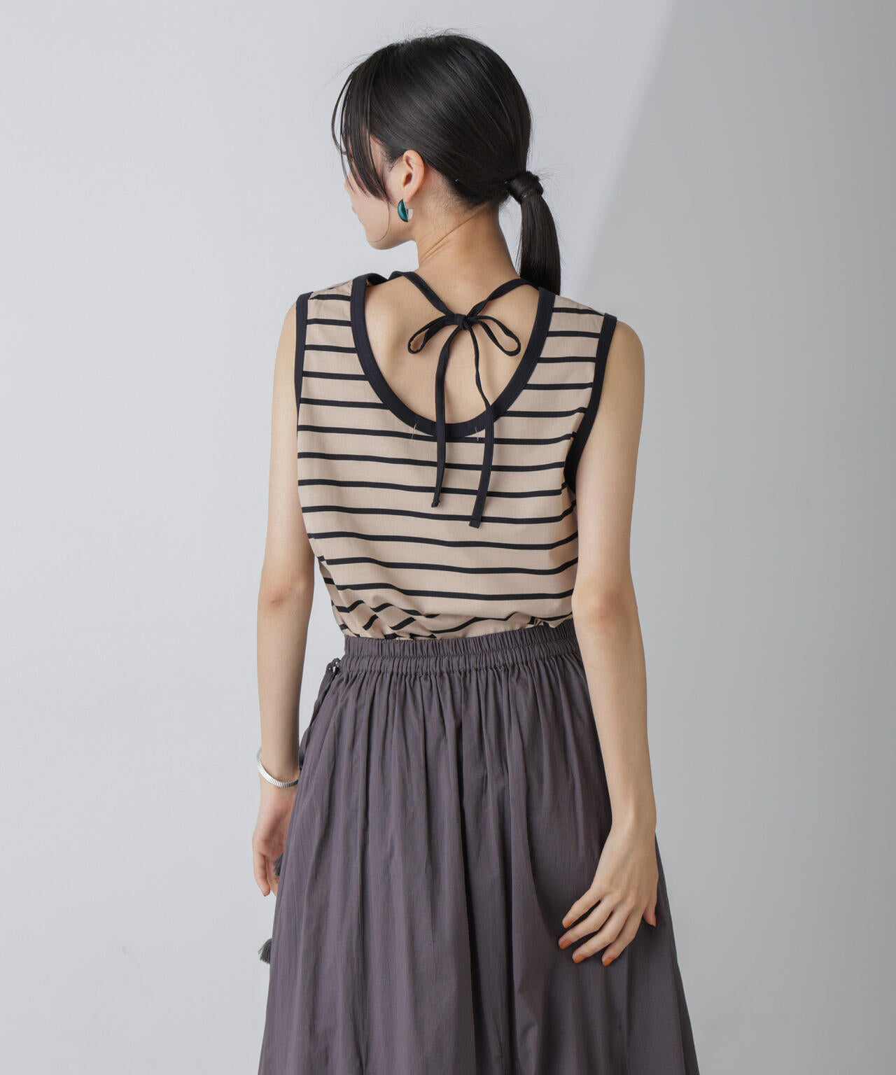 ホルターネックノースリーブプルオーバー 6694224309