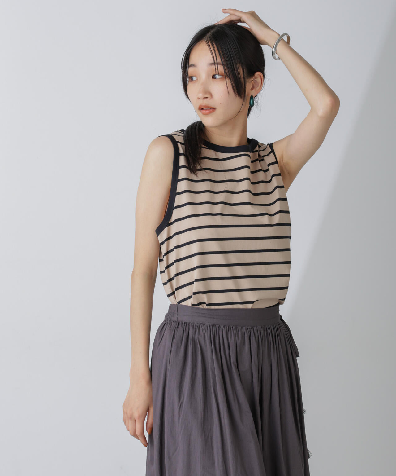 ホルターネックノースリーブプルオーバー 6694224309