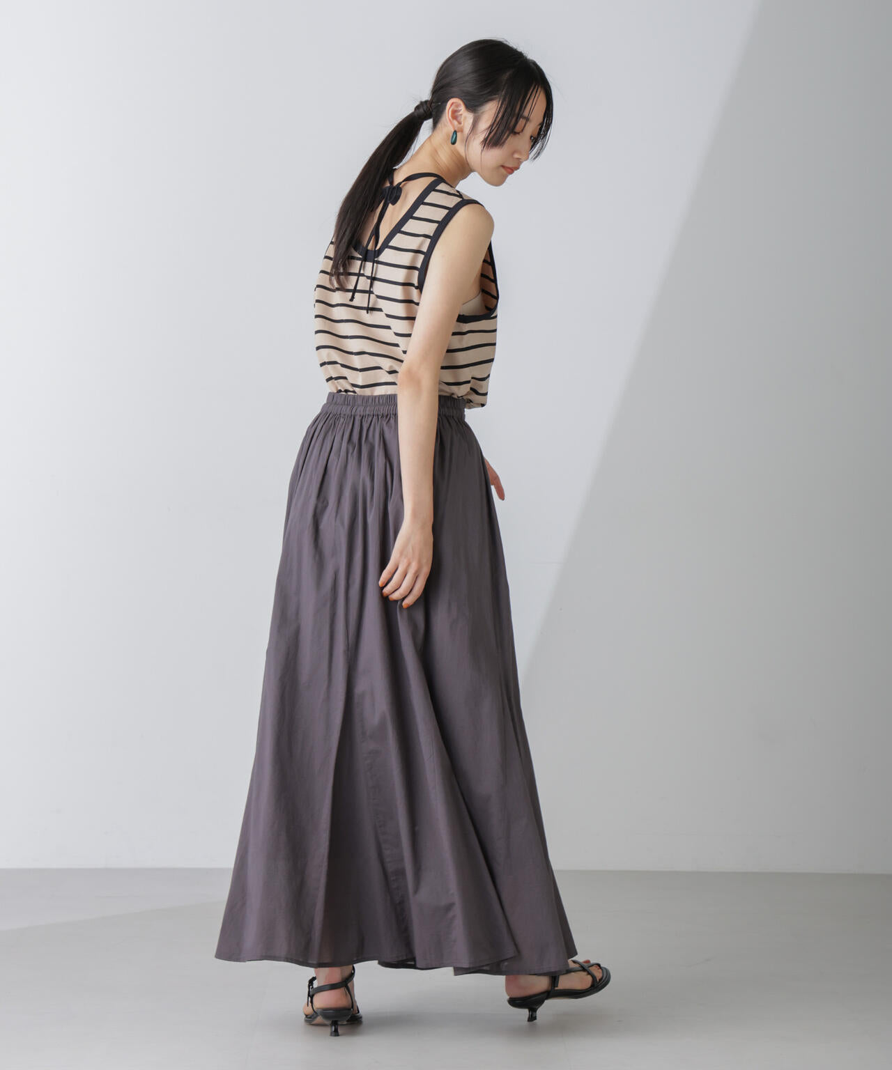 ホルターネックノースリーブプルオーバー 6694224309