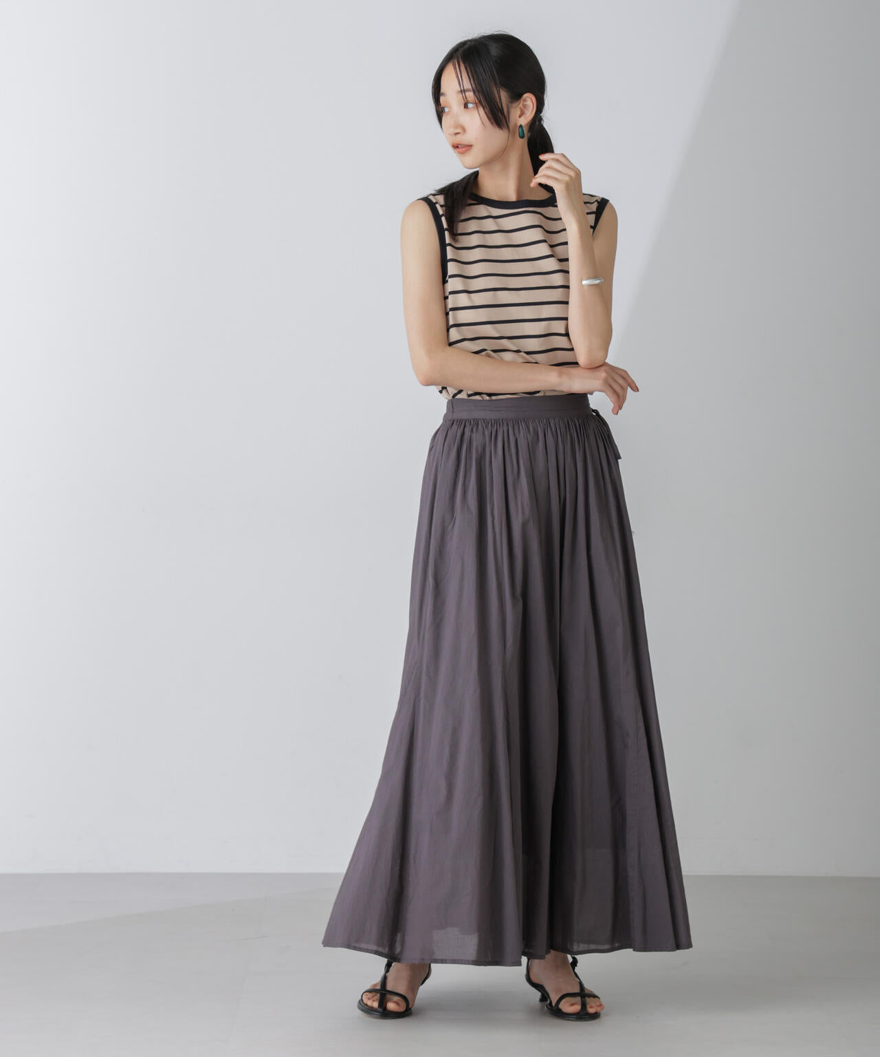 ホルターネックノースリーブプルオーバー 6694224309