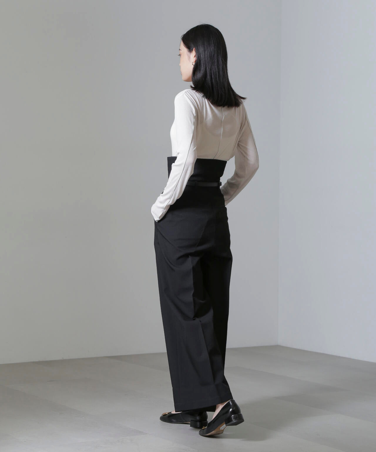 ハイウエストセンタープレスパンツ 6694227307