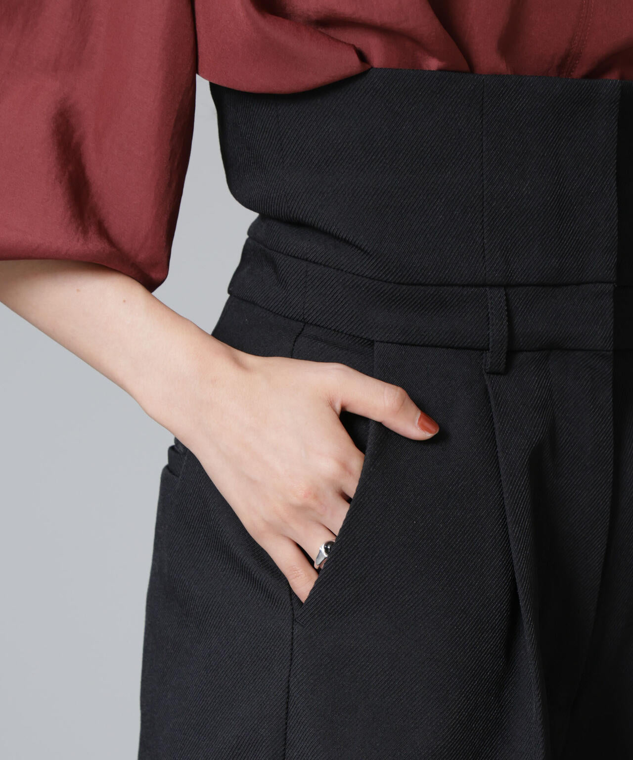 ハイウエストセンタープレスパンツ 6694227307