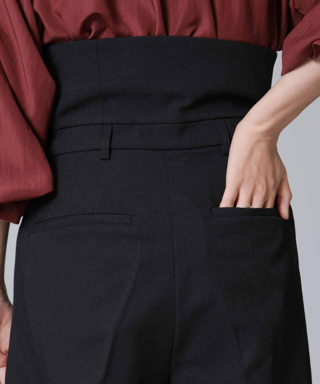 ハイウエストセンタープレスパンツ 6694227307