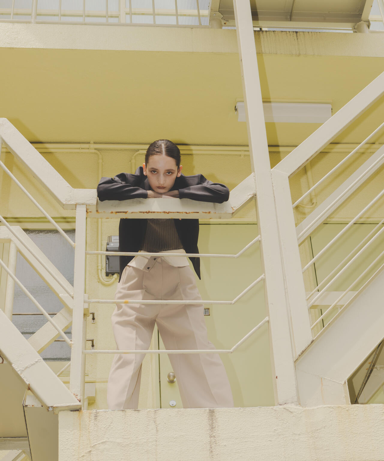 ハイウエストセンタープレスパンツ 6694227307