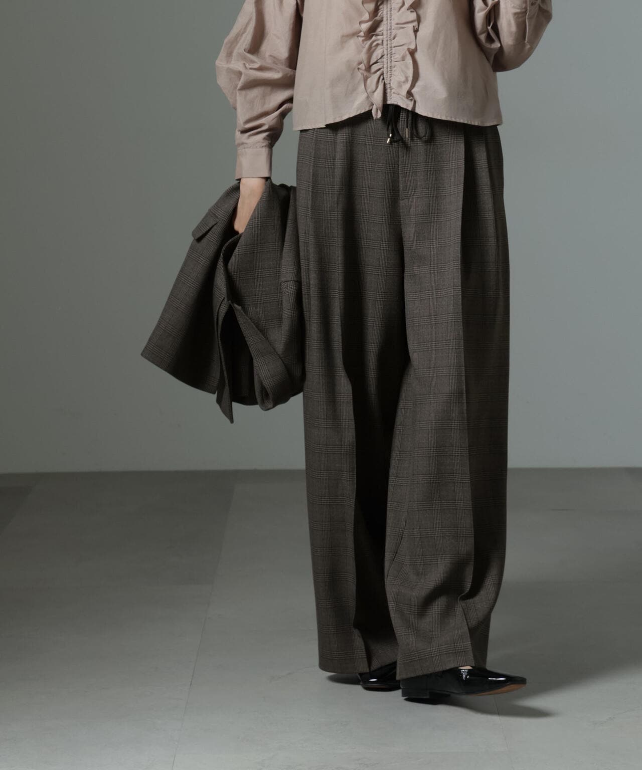 ストレッチサージピンタックイージーワイドパンツ(セットアップ可) 6694227319