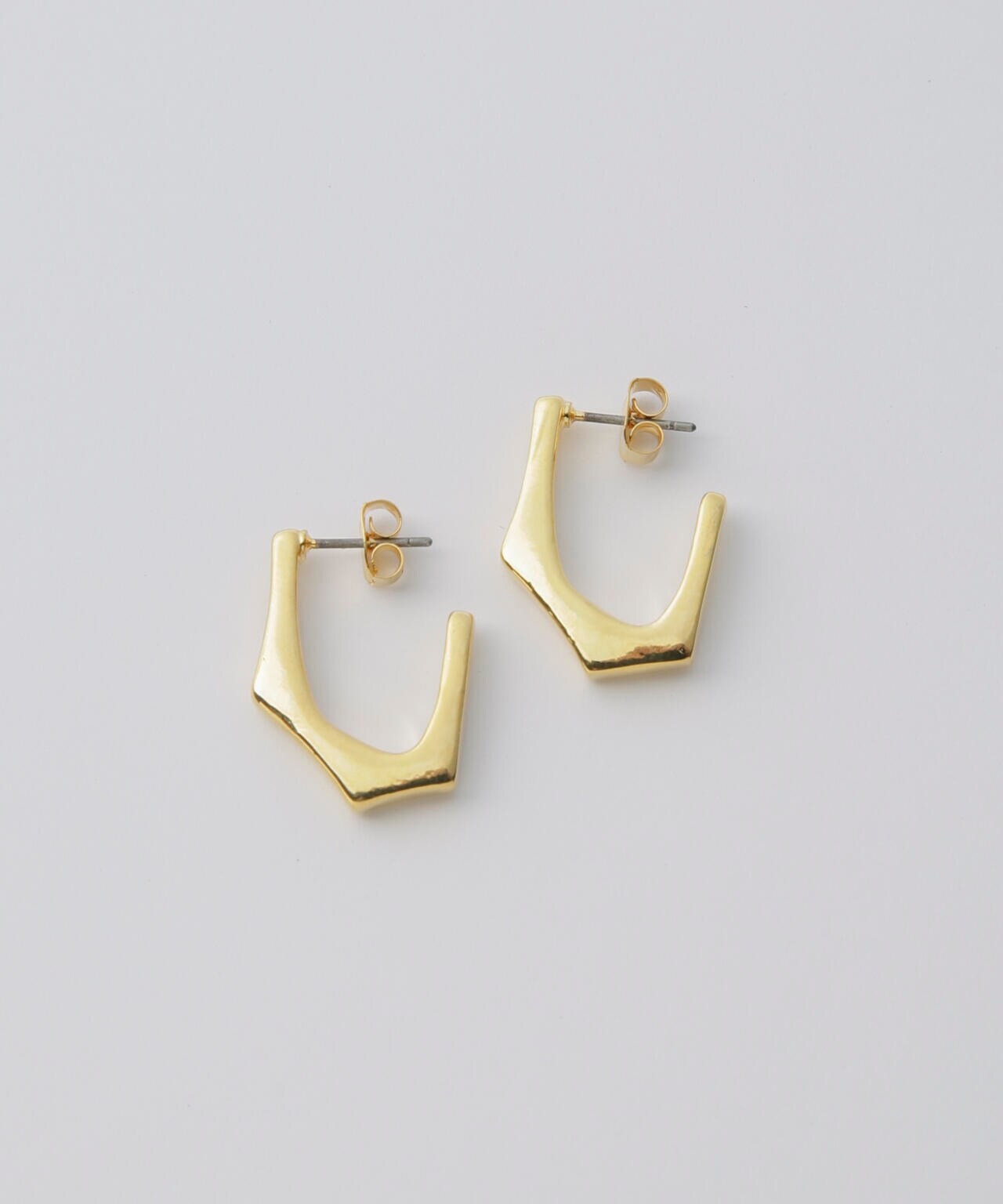 スクエアカットピアス 6694245303