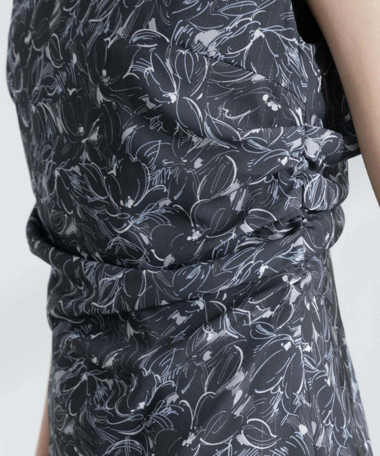 ロンシャンオールドコレクション フラワーワンピース 6695119326