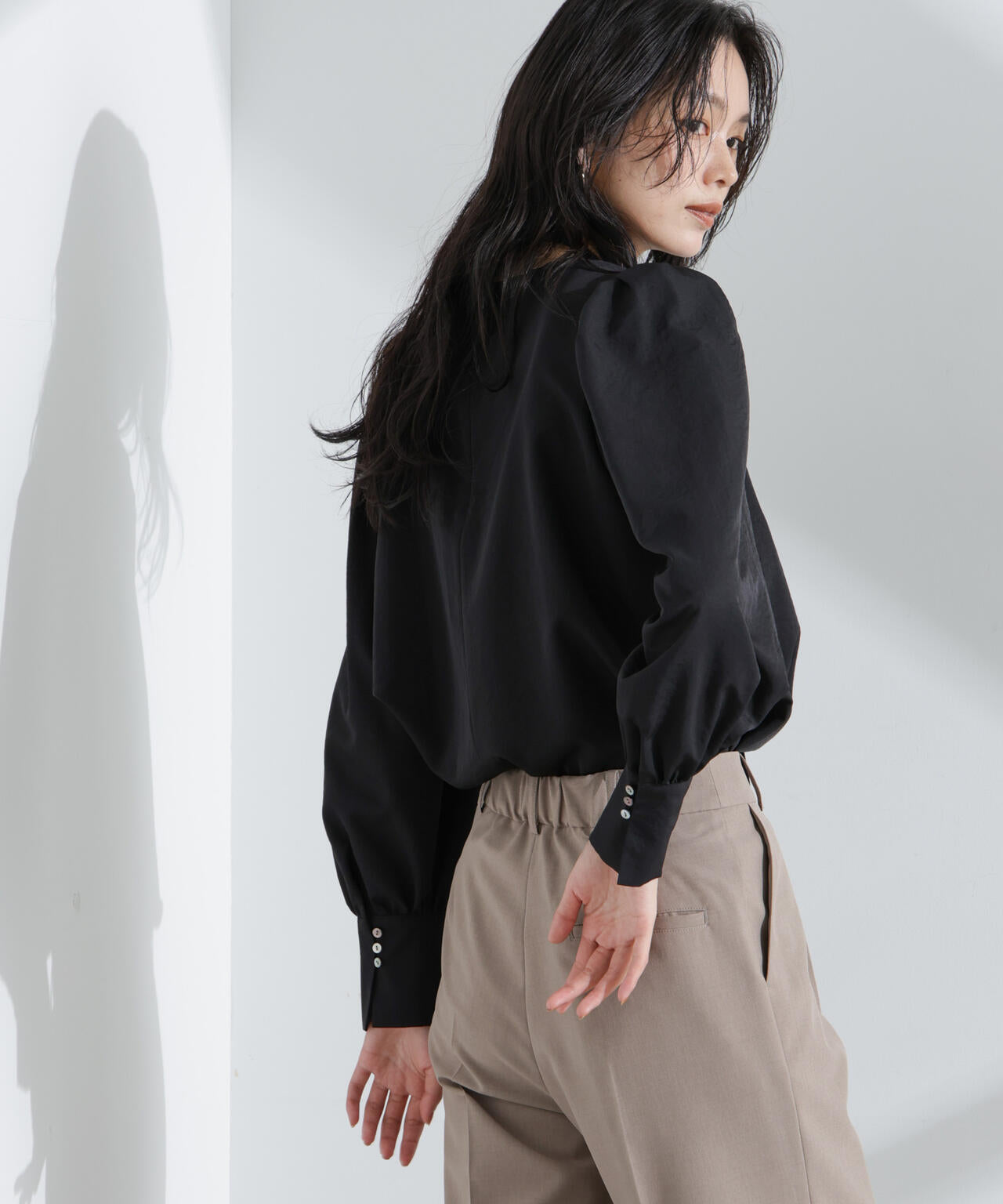 コサージュチョーカー付きブラウス 6695120307