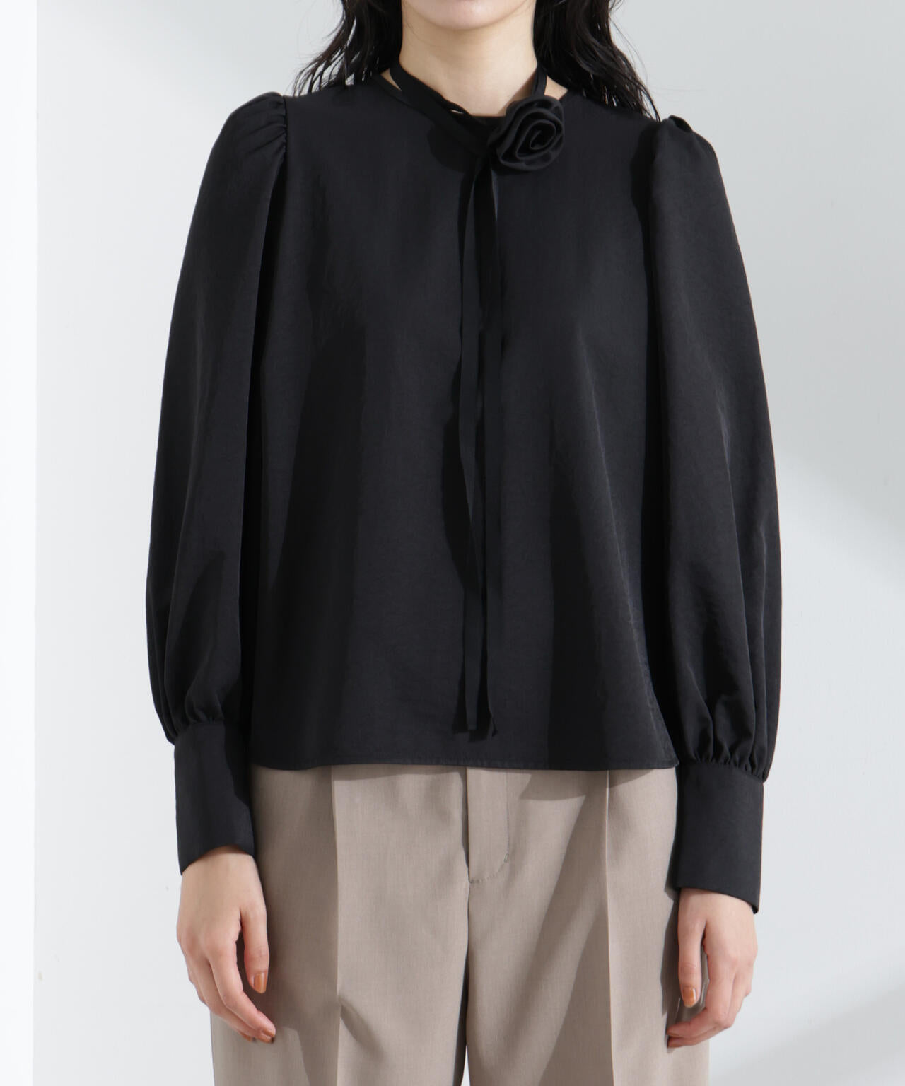 コサージュチョーカー付きブラウス 6695120307