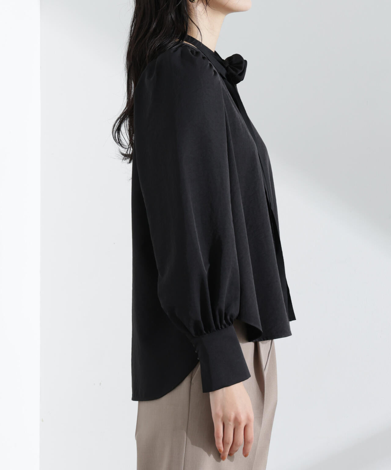 コサージュチョーカー付きブラウス 6695120307