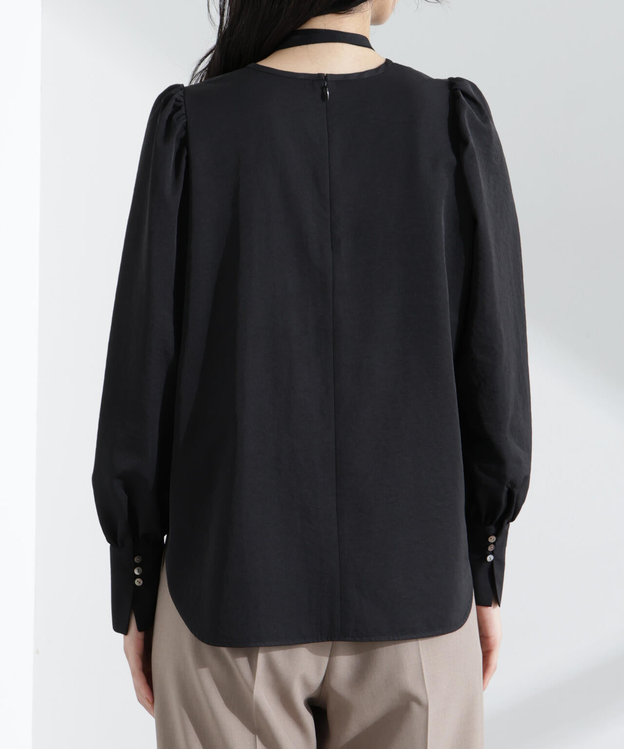 コサージュチョーカー付きブラウス 6695120307